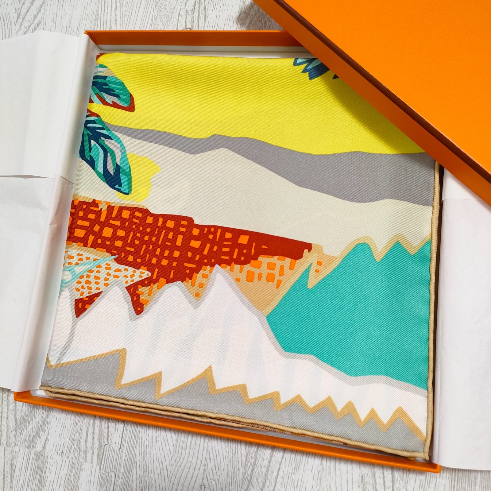 Unused w/box HERMES Carre 90 En Liberte ! Dog 35in Silk Scarf 90cm US duty free