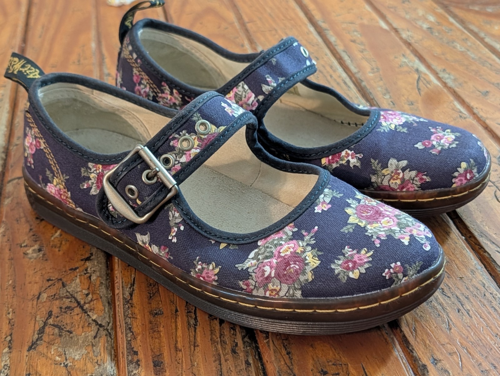 Dr. Martens Carnaby Floral Mary Jane Shoes Women’s 7 EU 38 Canvas Mary Janes Y2K