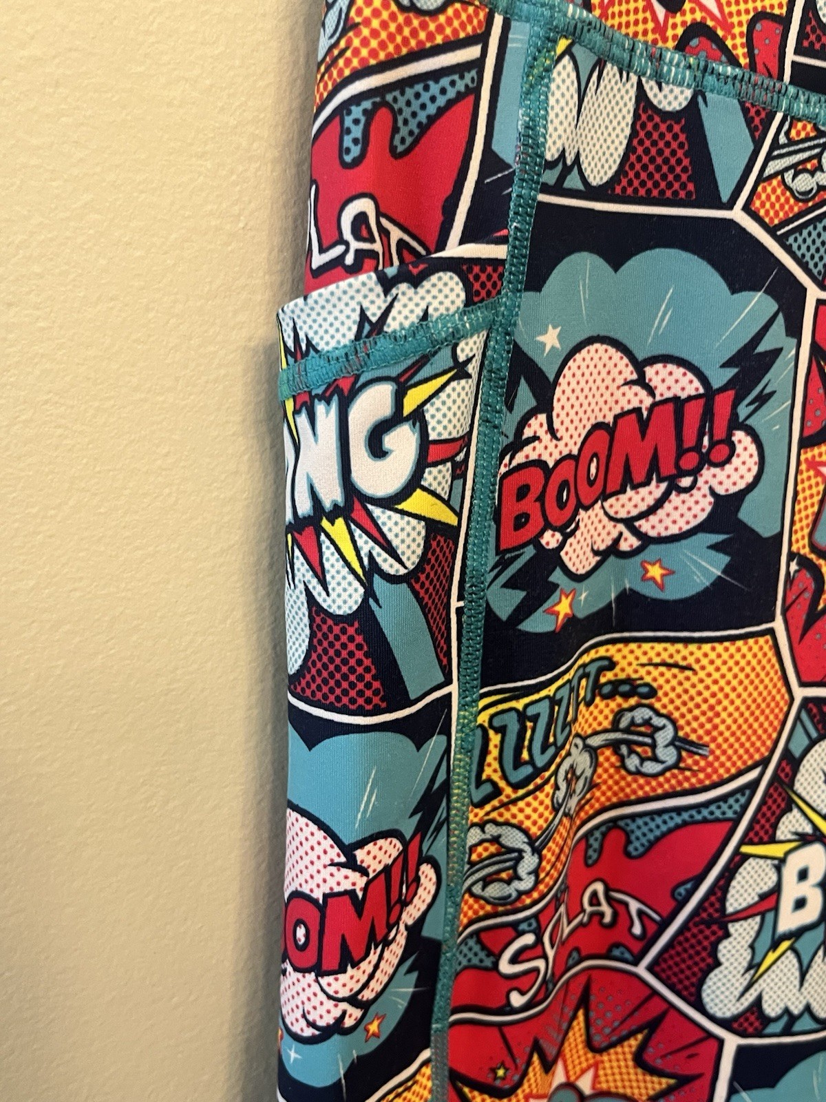Constantly Varied Gear All Over Comic Print Leggings Women’s Size Small