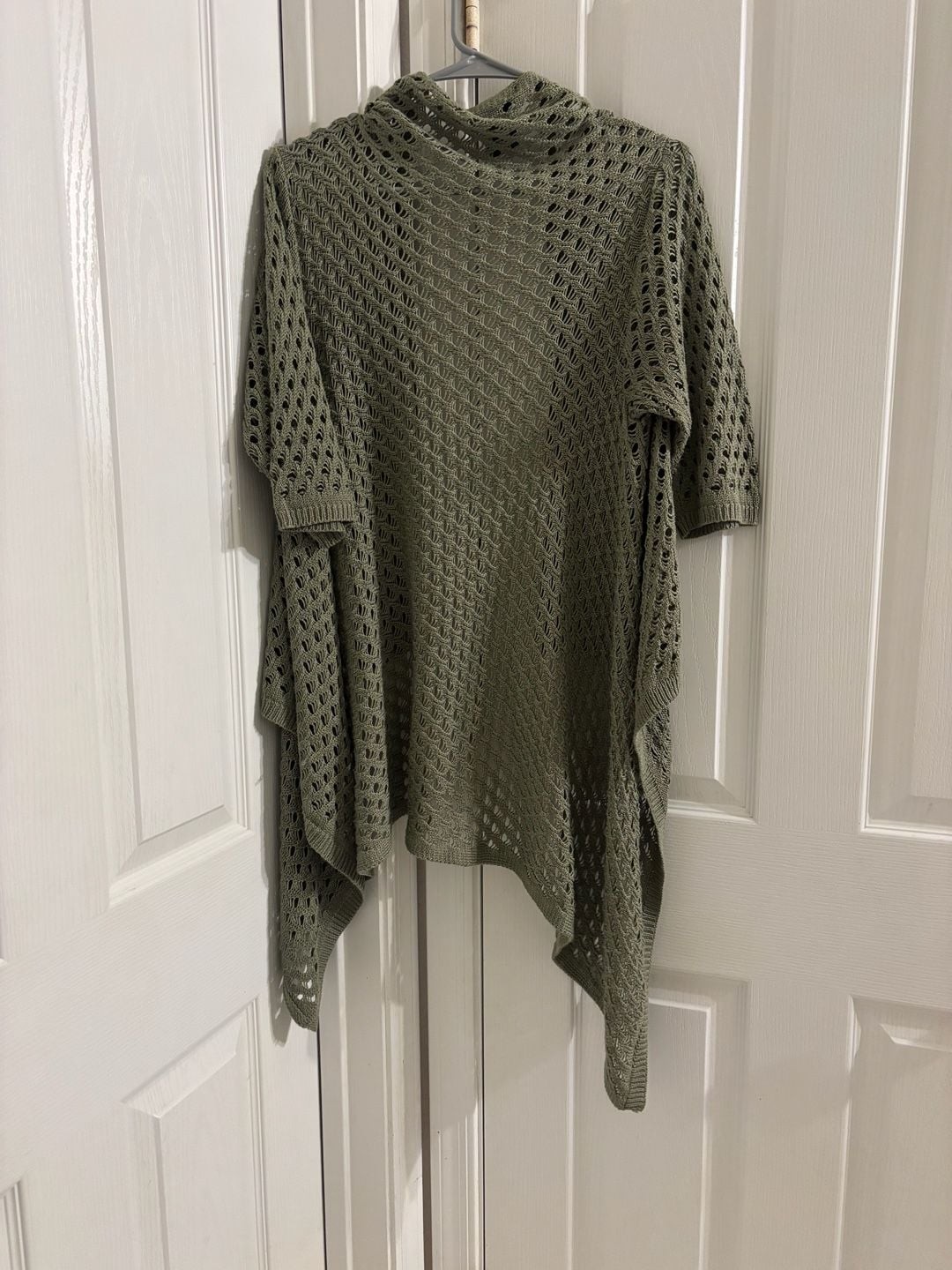 United States Sweaters Women’s Open Front Olive Green Crochet Knit Cardigan M