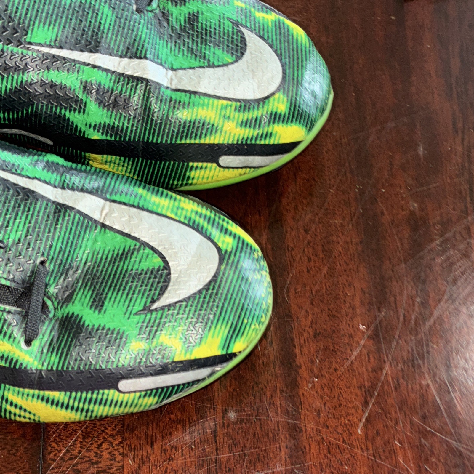 Nike Phanton Phantom GT Low Top Lace-Up Rubber Soccer Cleats Camo Green/Black