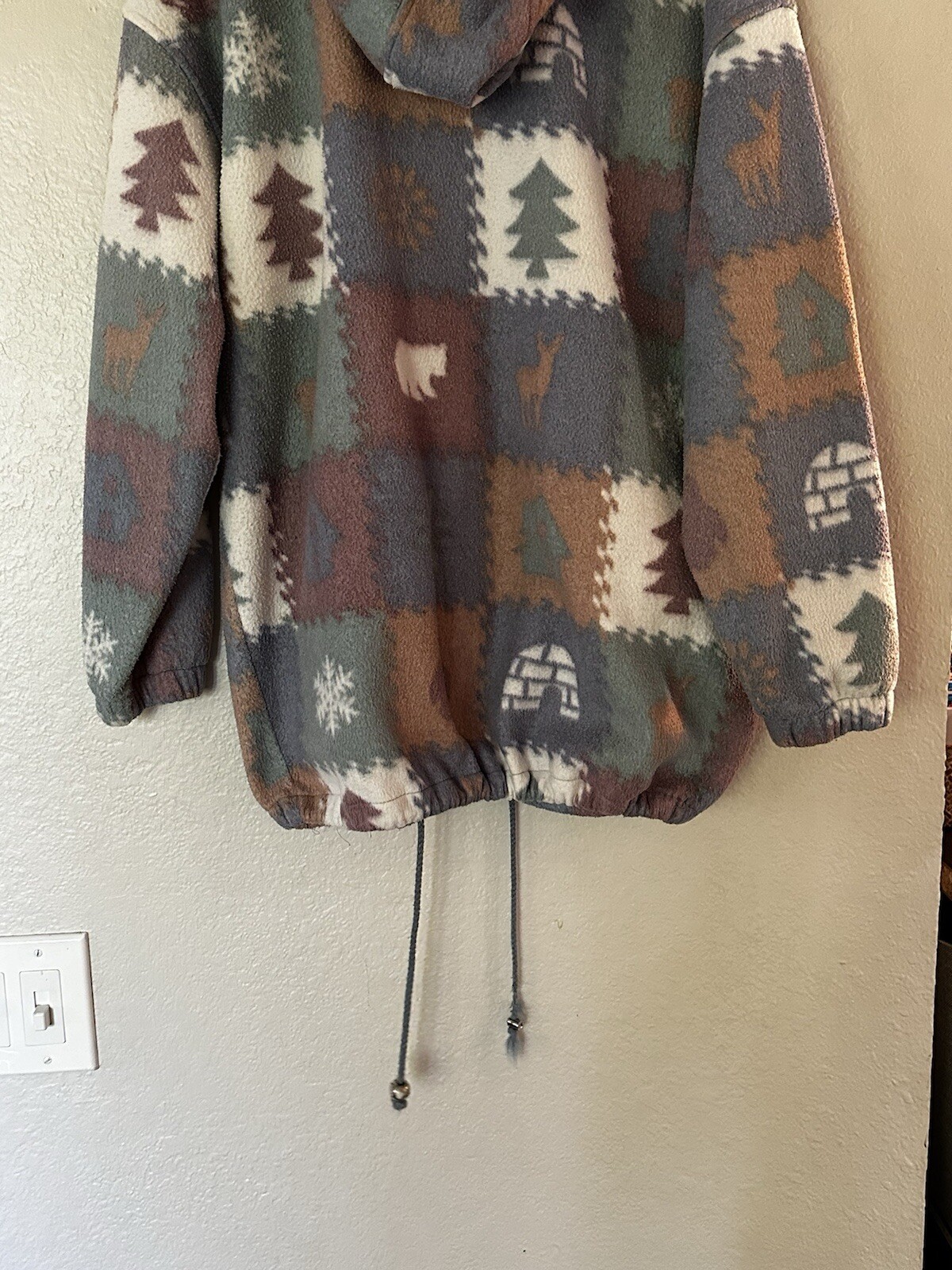 Vintage G4000 Patterned Fleece Jacket Size Medium Made In United Arab Emirates