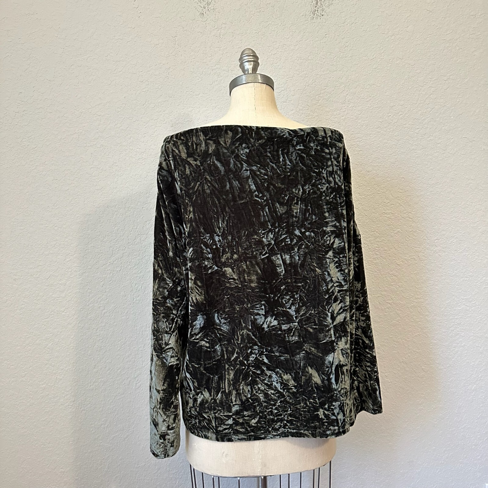UMGEE Off The Shoulder Blouse Womens Sz L Army Green Embroidered Velvet Boho NWT