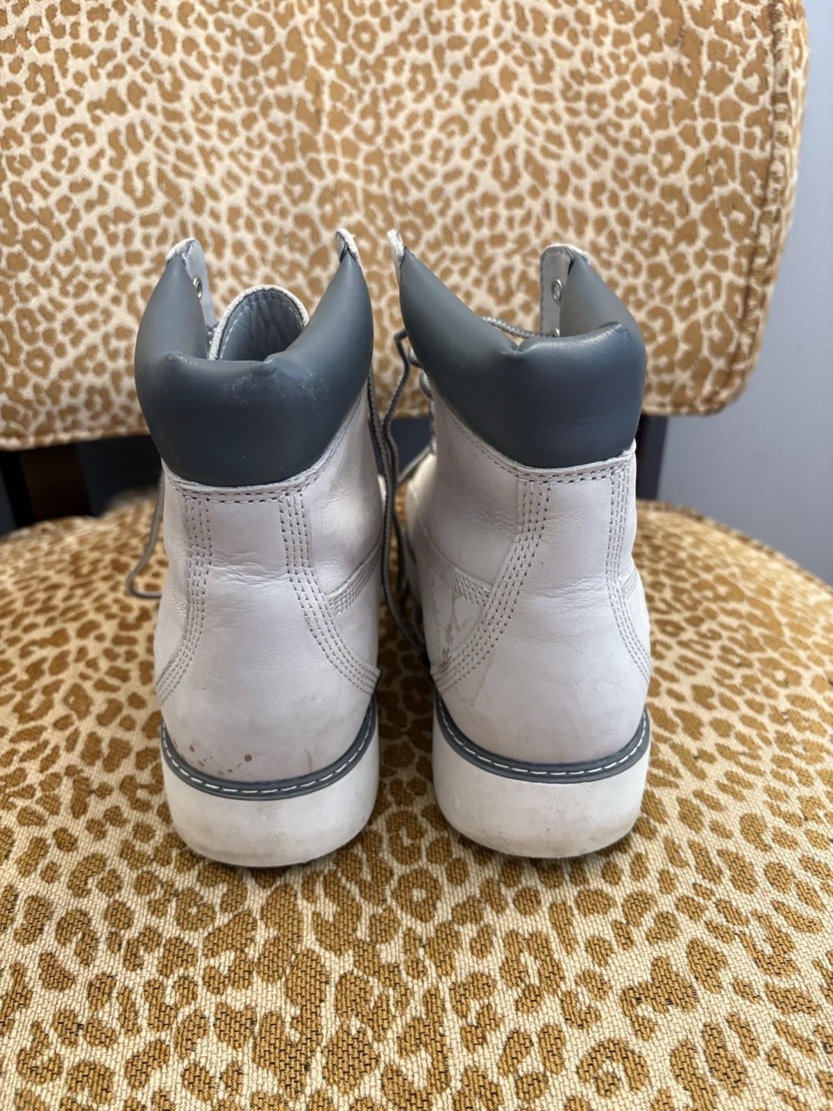 Timberland Women’s Gray Leather Lace-Up Ankle Boots Round Toe Solid Logo