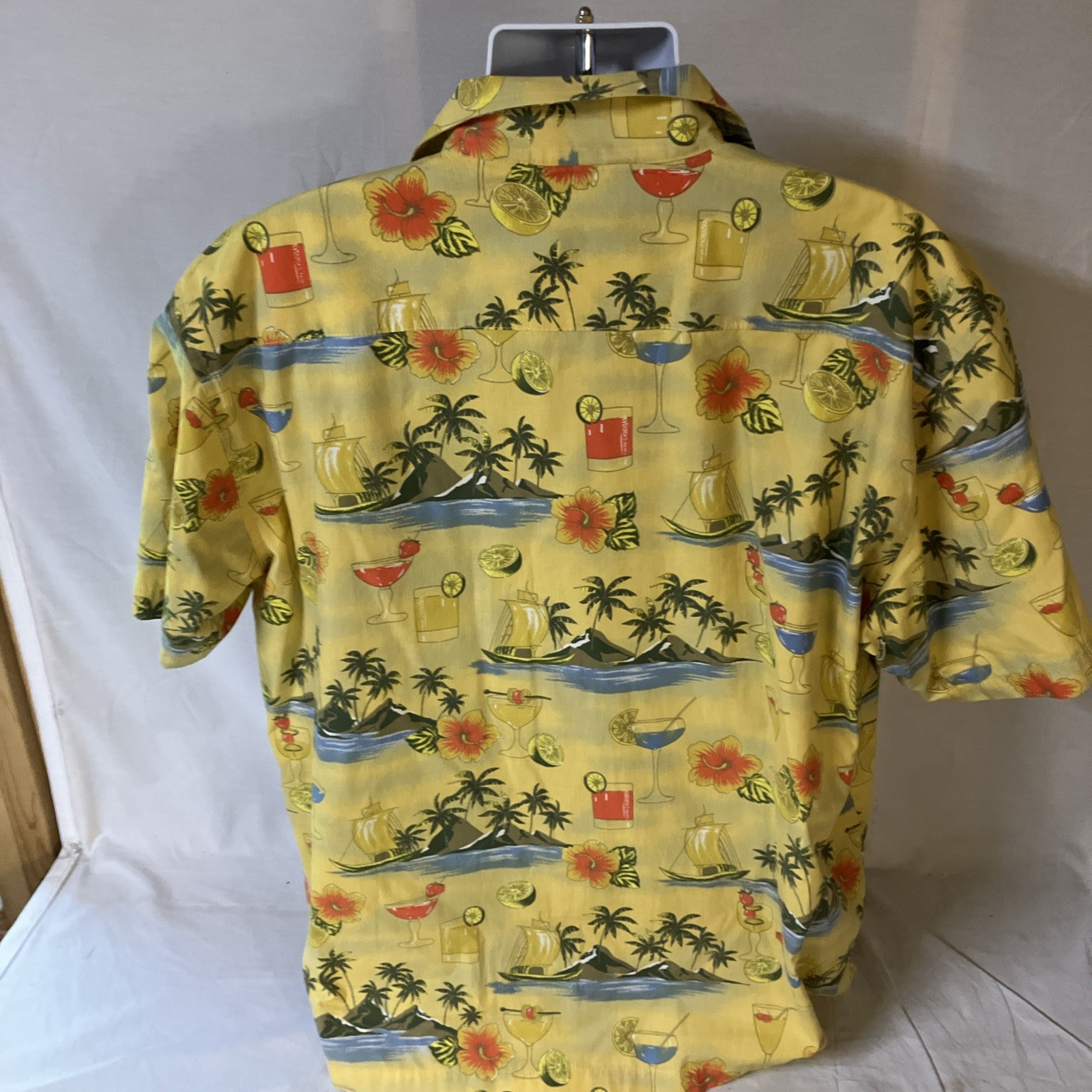 Blue Generation Mens Hawaiian Aloha Camp Shirt Multicolor Floral Cocktails XL