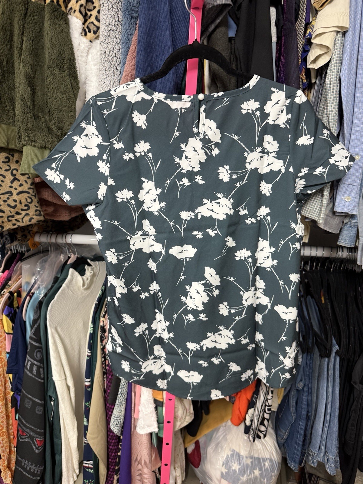 Women’s size medium flutter sleeve blouse dark emerald green white floral shirt