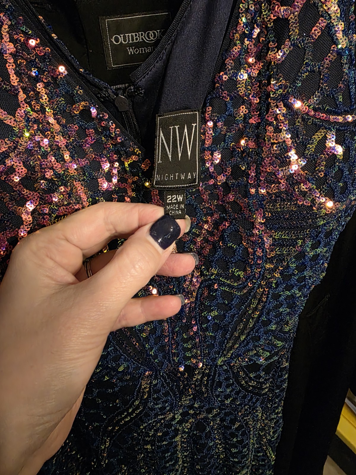 Nightway 22W Navy Multicolor Geometric Sequin Mesh V-Neck Sleeveless Long Gown