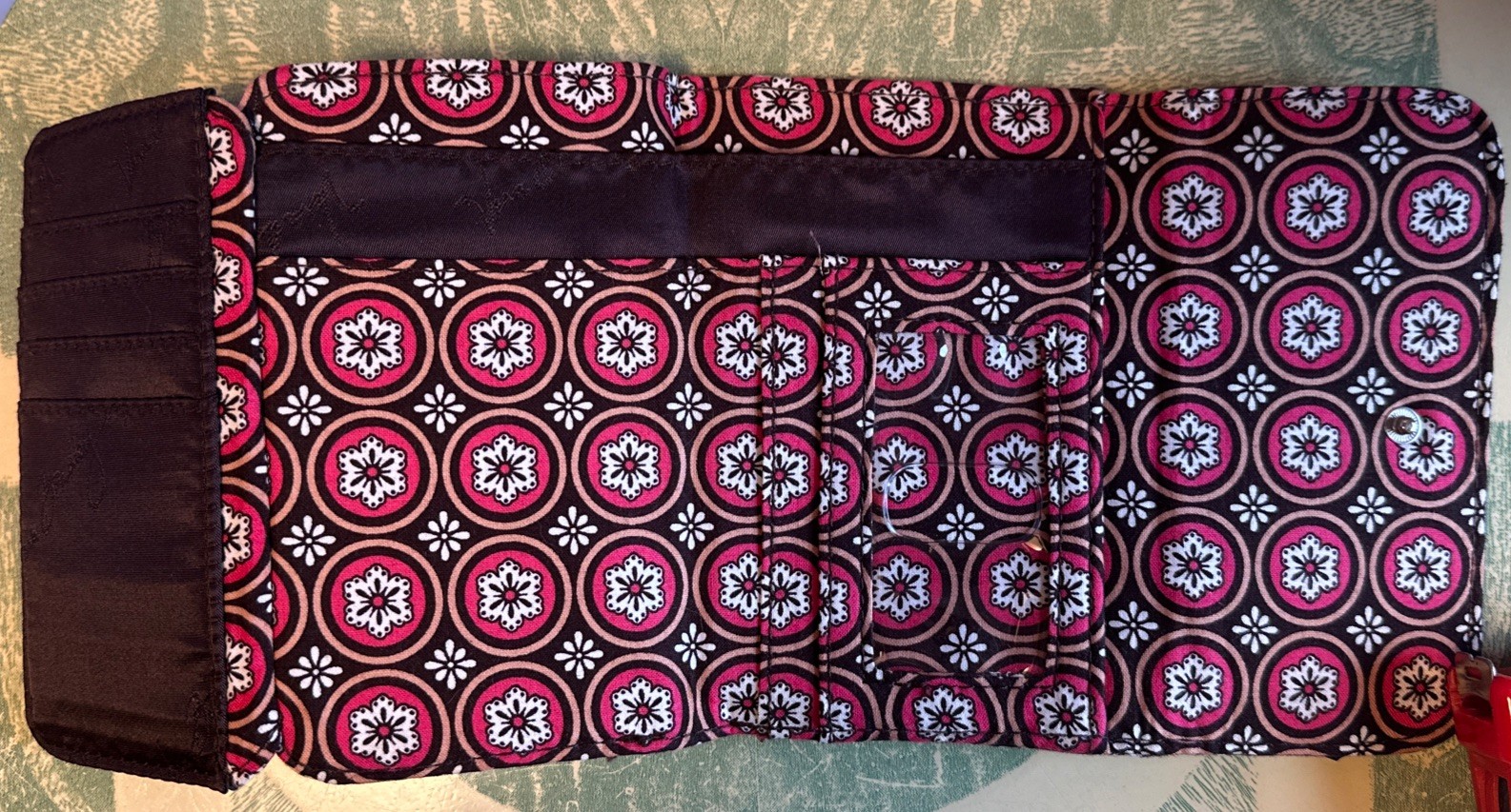 VERA BRADLEY Compact Wallet IMPERIAL TOILE Retired See Last Picture NWD 33