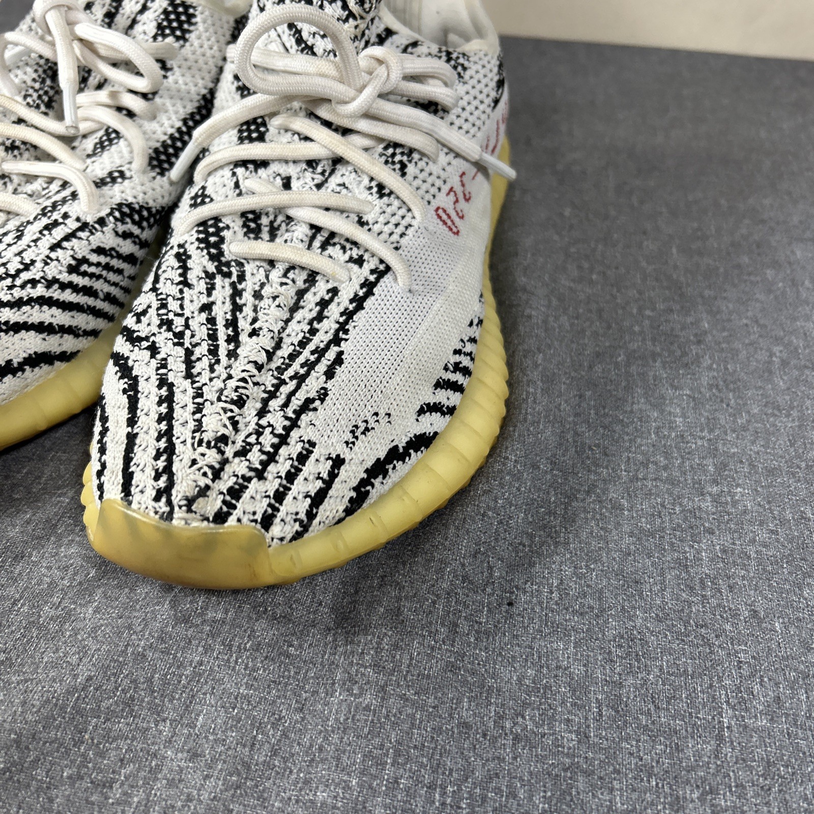 Adidas Yeezy Boost 350 V2 Zebra Men Size 11.5 CP9654 White Grey Shoes * no Box