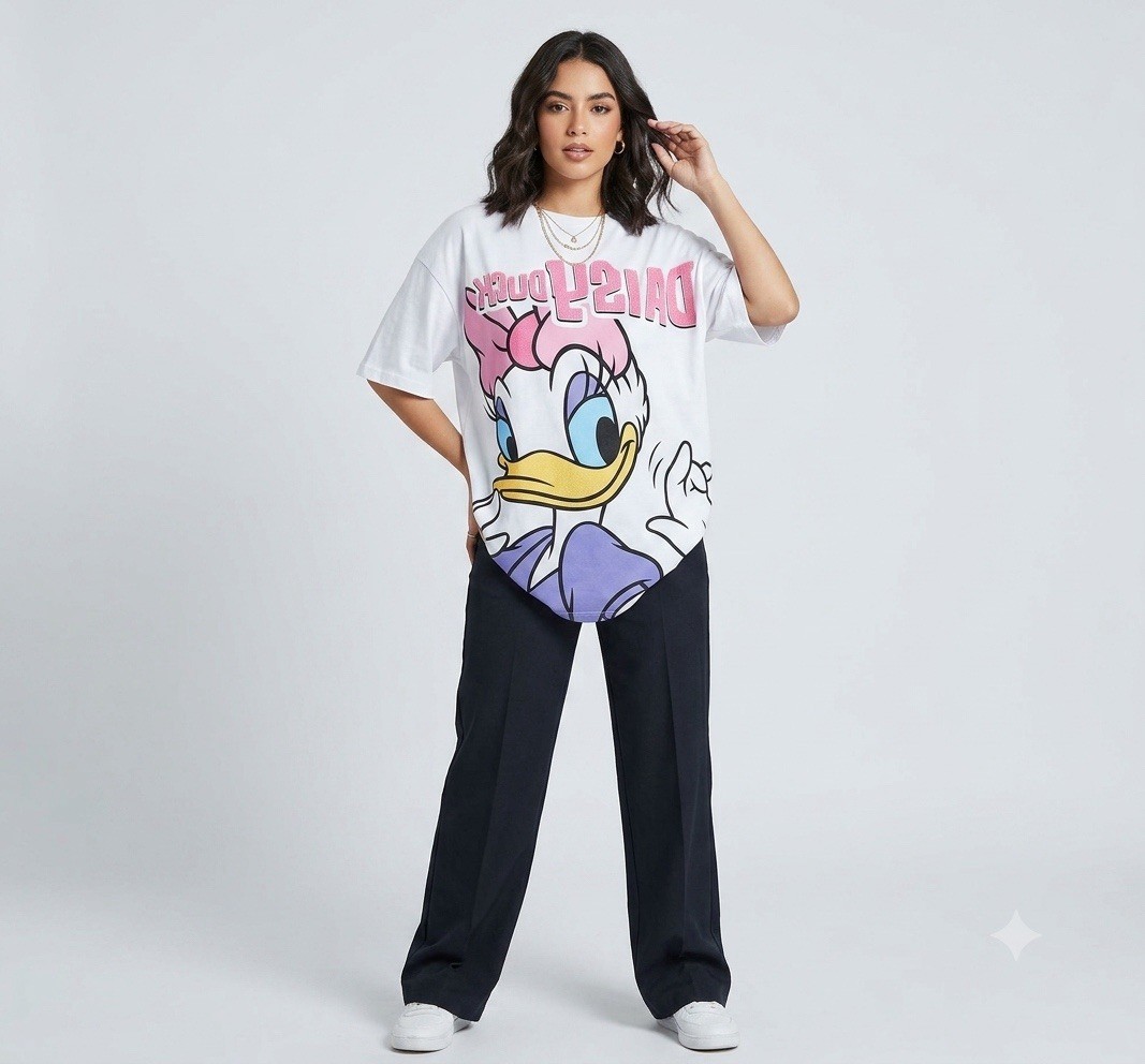 Disney Daisy Duck Women’s White Oversized Graphic Tee Crew Neck Cotton