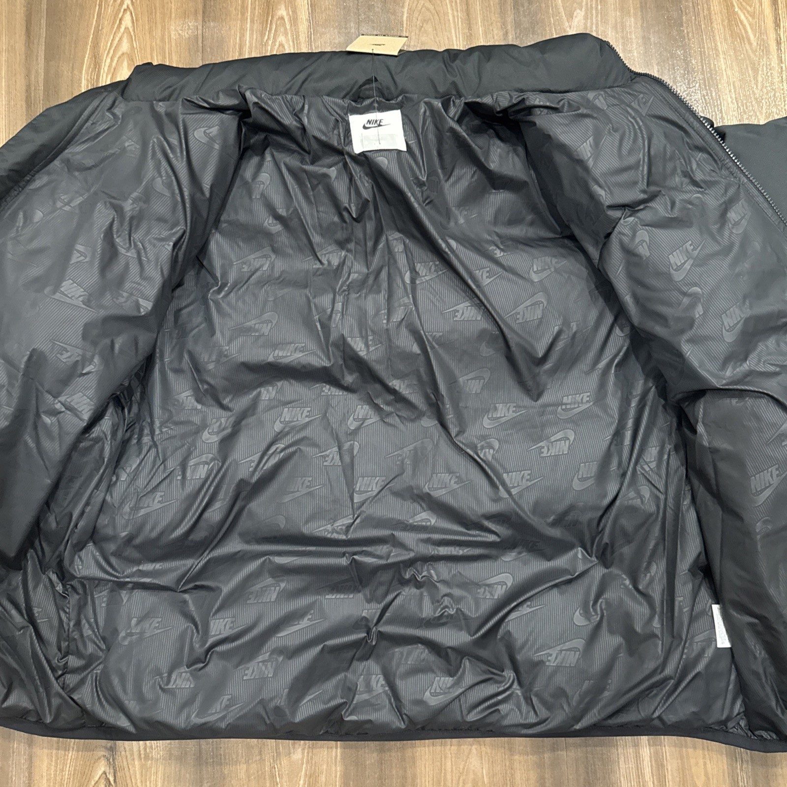 Nike Sportswear Club Puffer Jacket Black White Men’s Size XL FB7368-010 NWT