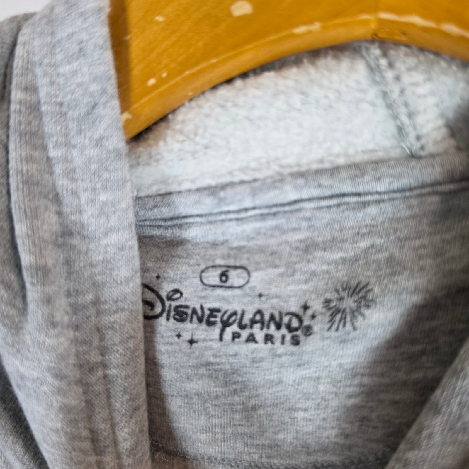 Disneyland Paris Kids Mickey Mouse Gray Hoodie Sweatshirt Size 6 Youth Fleece