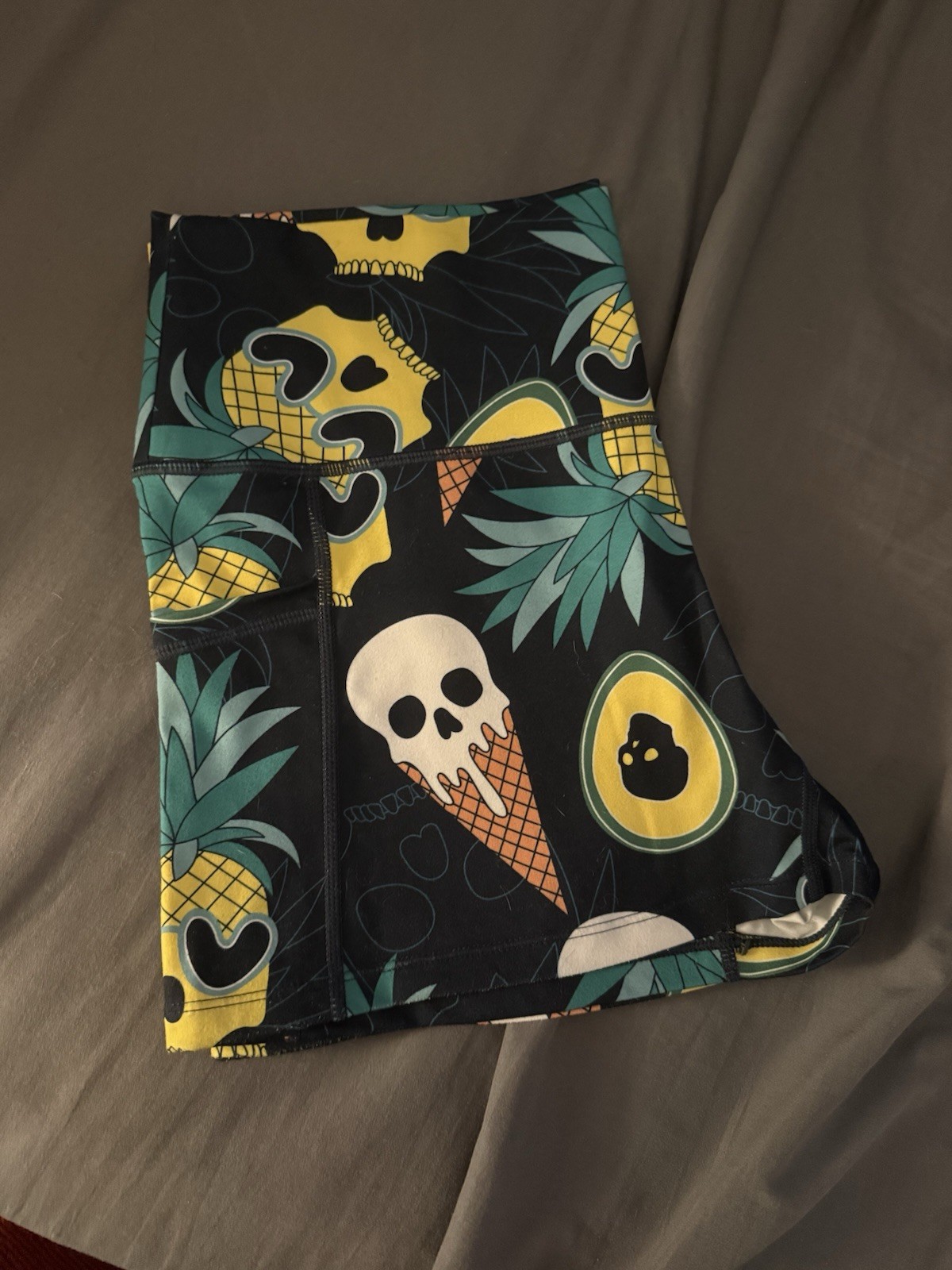 Constantly Varied Gear Women’s M Pull-On Leggings Pockets Stretch Skull Graphic