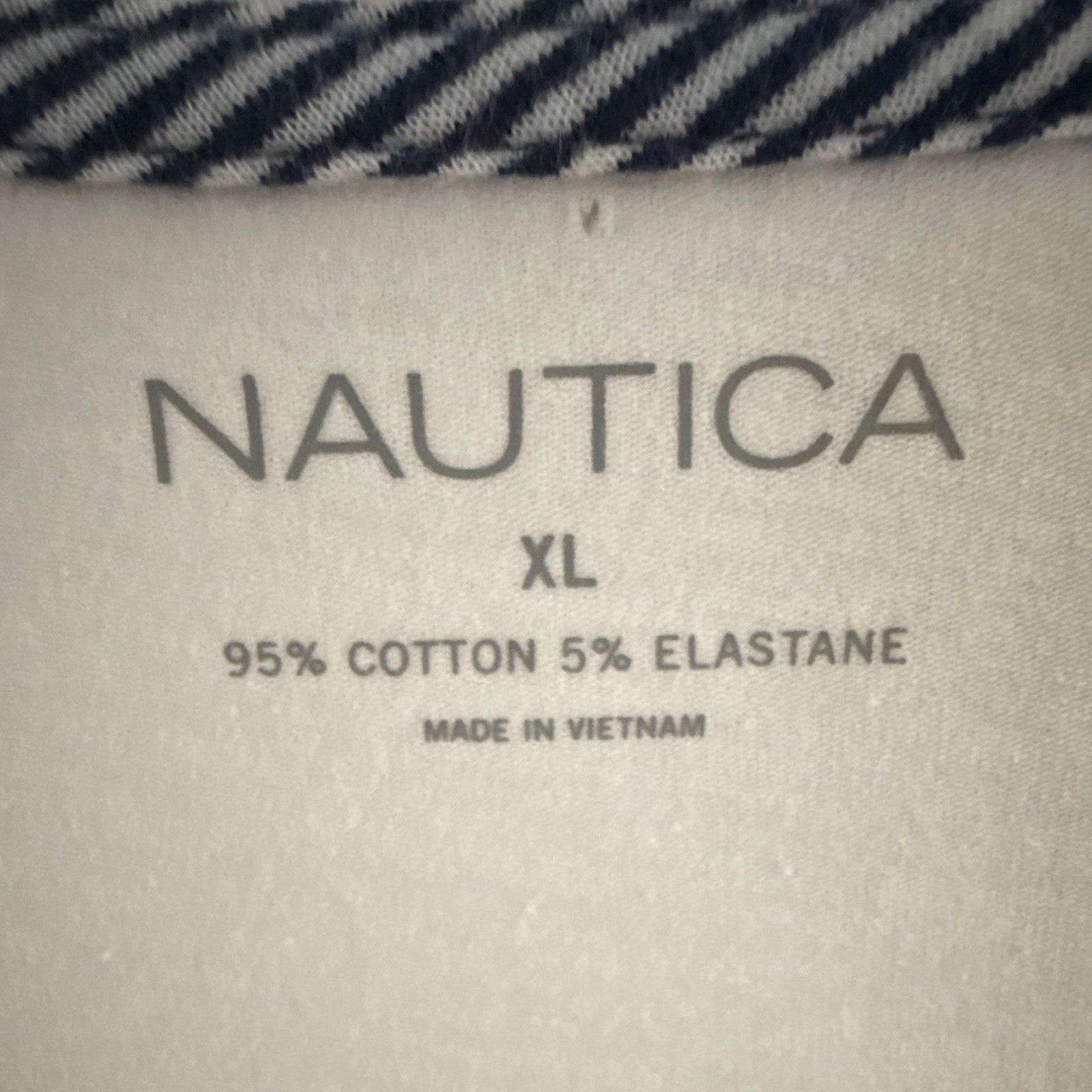 Nautica women’s White Solid Logo V-Neck Short Sleeve Knit T-Shirt Size XL
