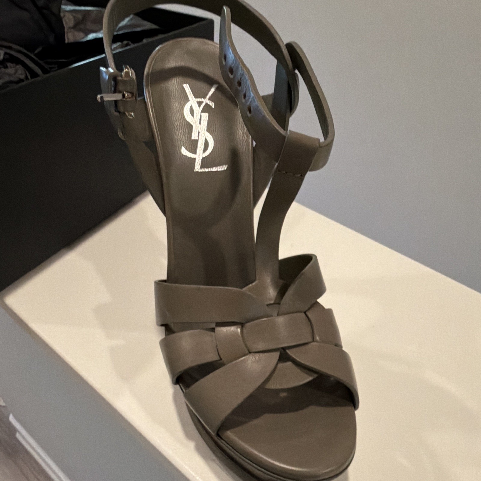 Saint Laurent Women’s Army Green Leather Strappy Ankle Strap Stiletto Heel 5