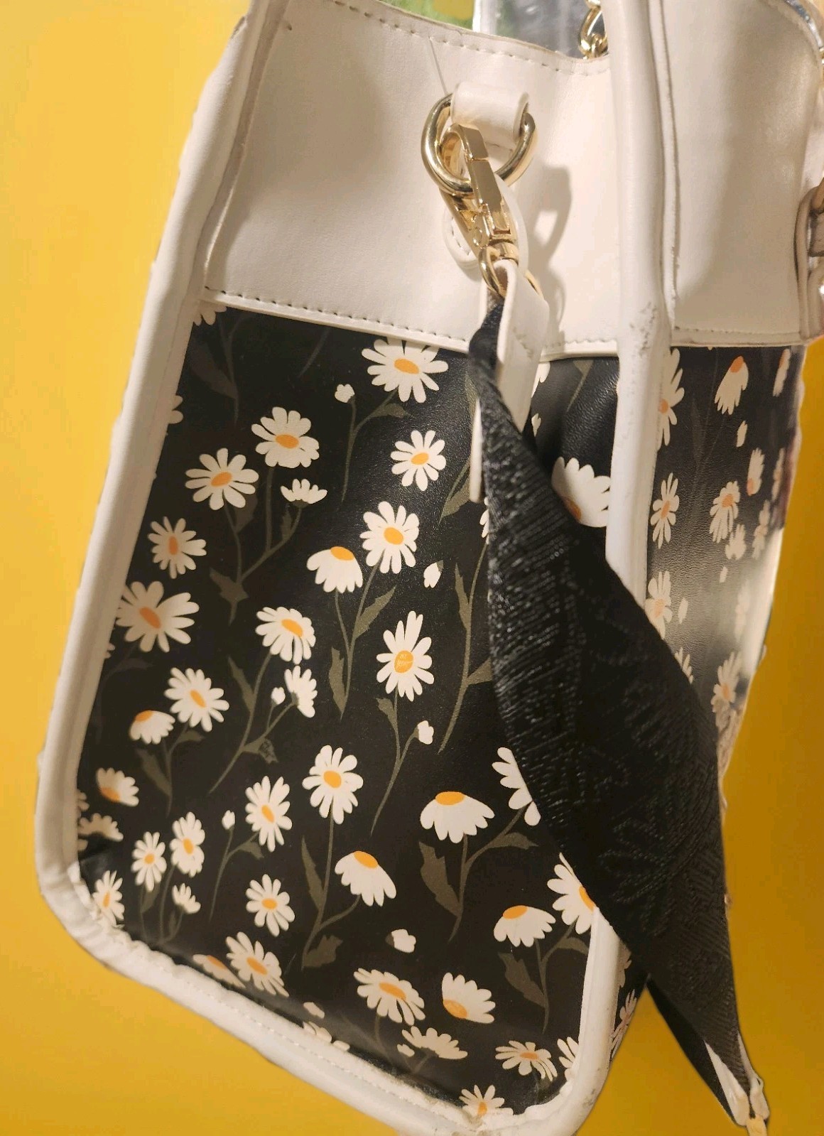 Betsey Johnson Black & White Daisy Floral Satchel, Detachable Strap, Gold HW