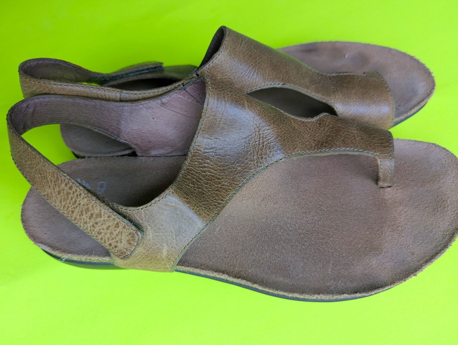 Dansko Reece Sandals Women’s 38 / 7.5 Brown Leather Toe Loop Cork Wedge Shoes
