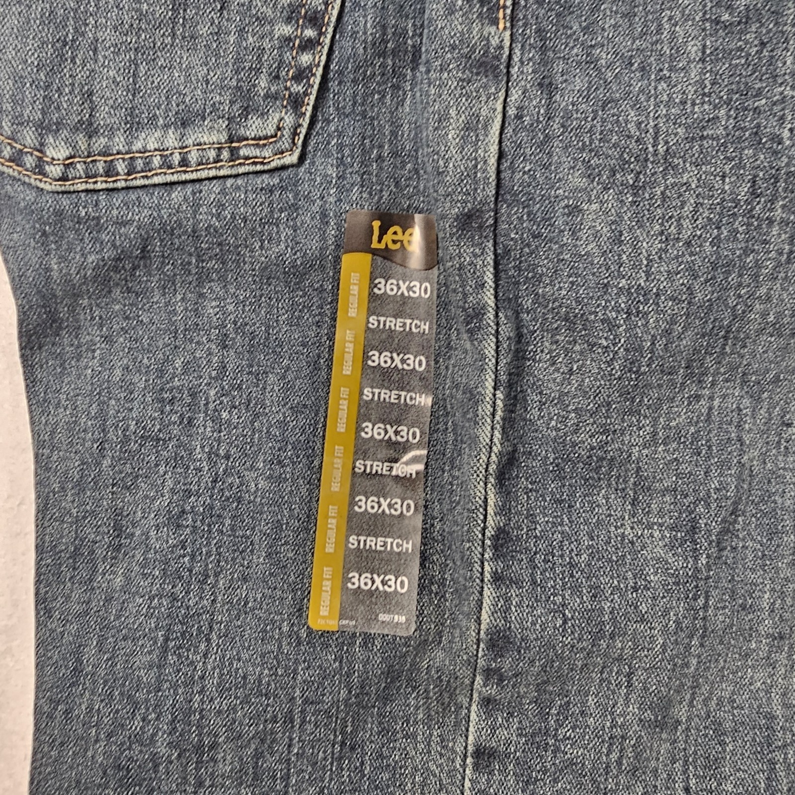 New LEE REGULAR FIT STRAIGHT LEG JEANS Men`s Sizes 99% Cotton 1% Spandex 36×30