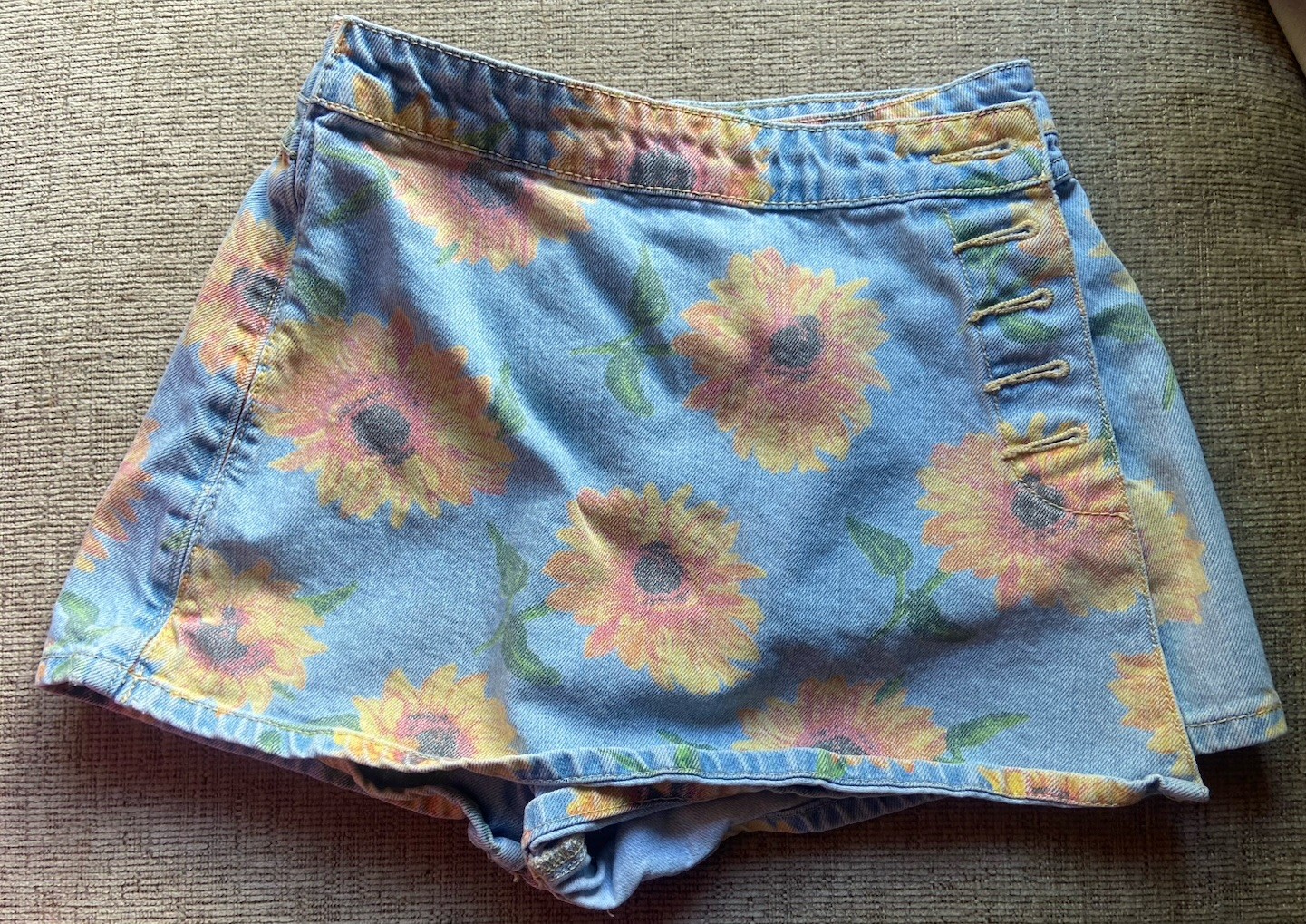 BDG Blue Yellow Floral Denim Skort Shorts High Rise Light Wash 5-Pocket 26