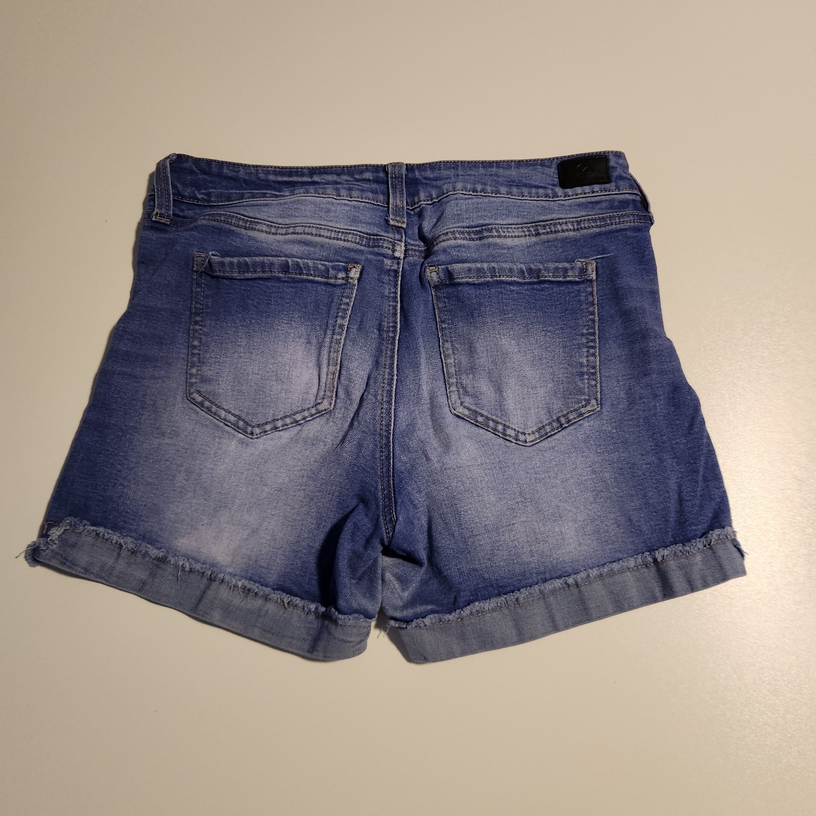 Celebrity Pink Denim Shorts Dark Blue Cuffed Mid-Rise Mom Stretch Size 9/29