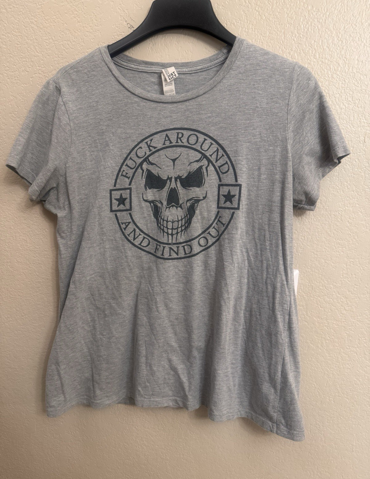 Next Level Women’s Gray Skull Graphic Crew Neck Short Sleeve T-Shirt Size L