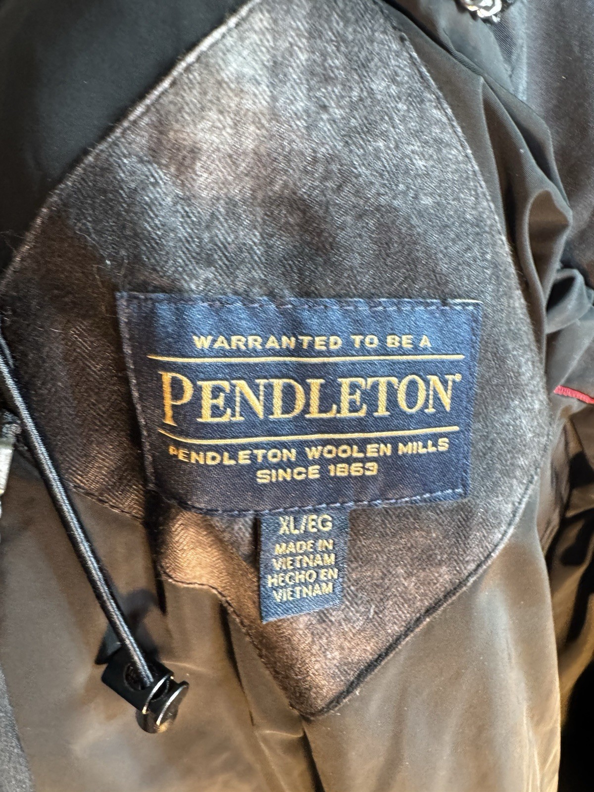 Men’s Pendleton Hooded Down Winter Coat Jacket Black Plaid Size XL Style PM6058