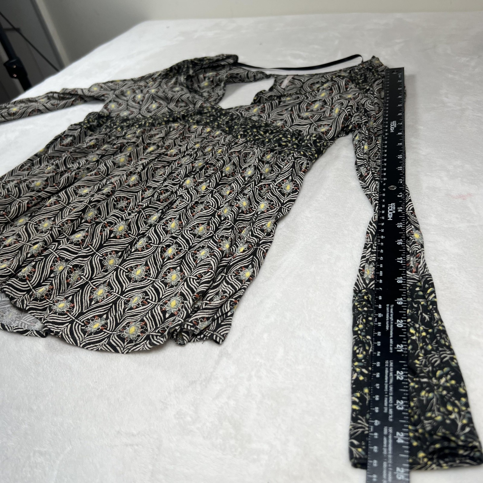 Free People Boho Tunic Womens Small Black Print Long Sleeve Keyhole Top