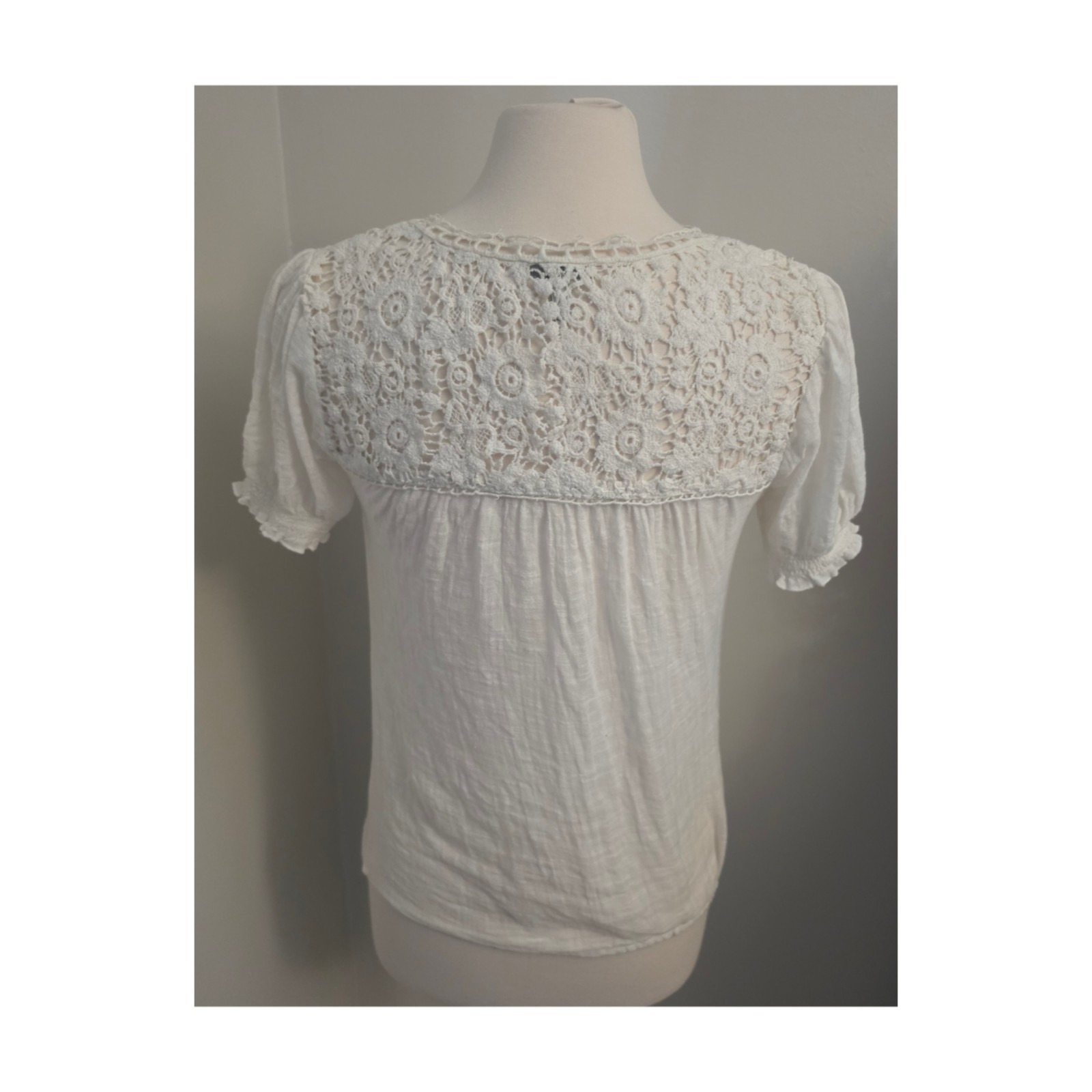Joie XS Ivory Lace Yoke Blouson Top Cottagecore Romantic Peasant Gauzy Linen