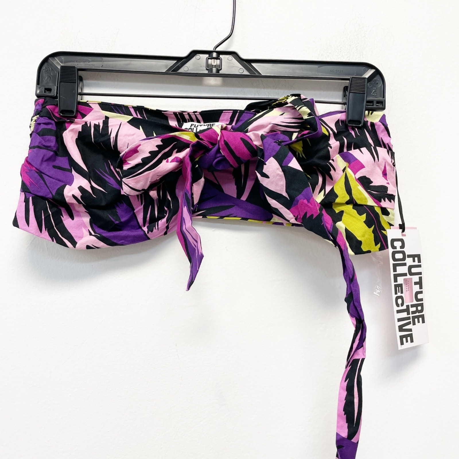 Future Collective Womens Alani Noelle Botanical Halter Neck Tie Front Crop Small