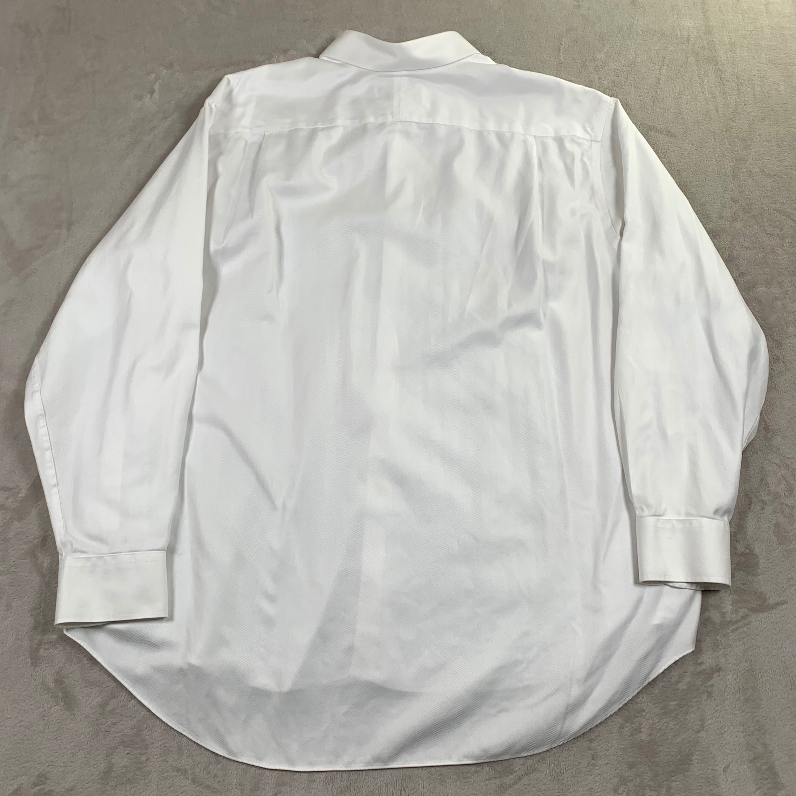 Charles Tyrwhitt Dress Shirt Mens 19/37 White Herringbone Classic Fit Non-Iron
