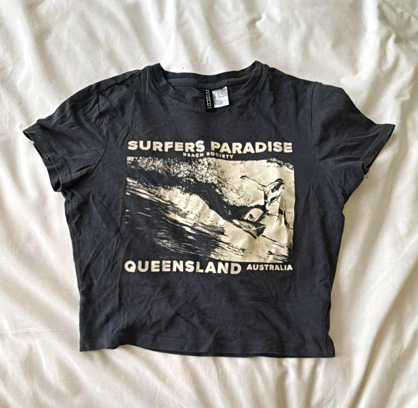 H&M Women’s S Gray Cropped Crew Neck Short Sleeve Surfers Paradise Graphic Tee