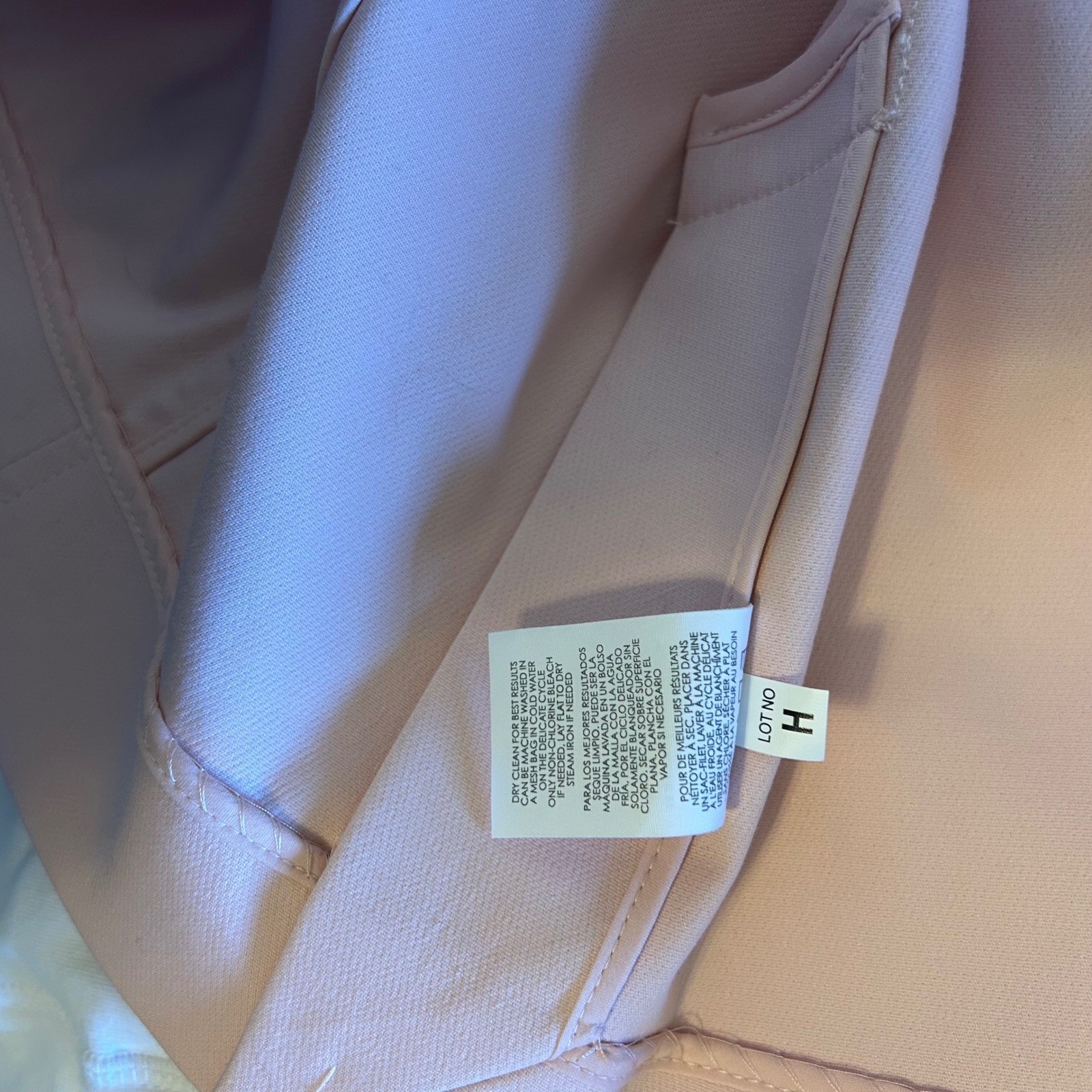 Cabi Pink Busy Blazer Style 5656 Pastel Three Button Structured Jacket Womens 8