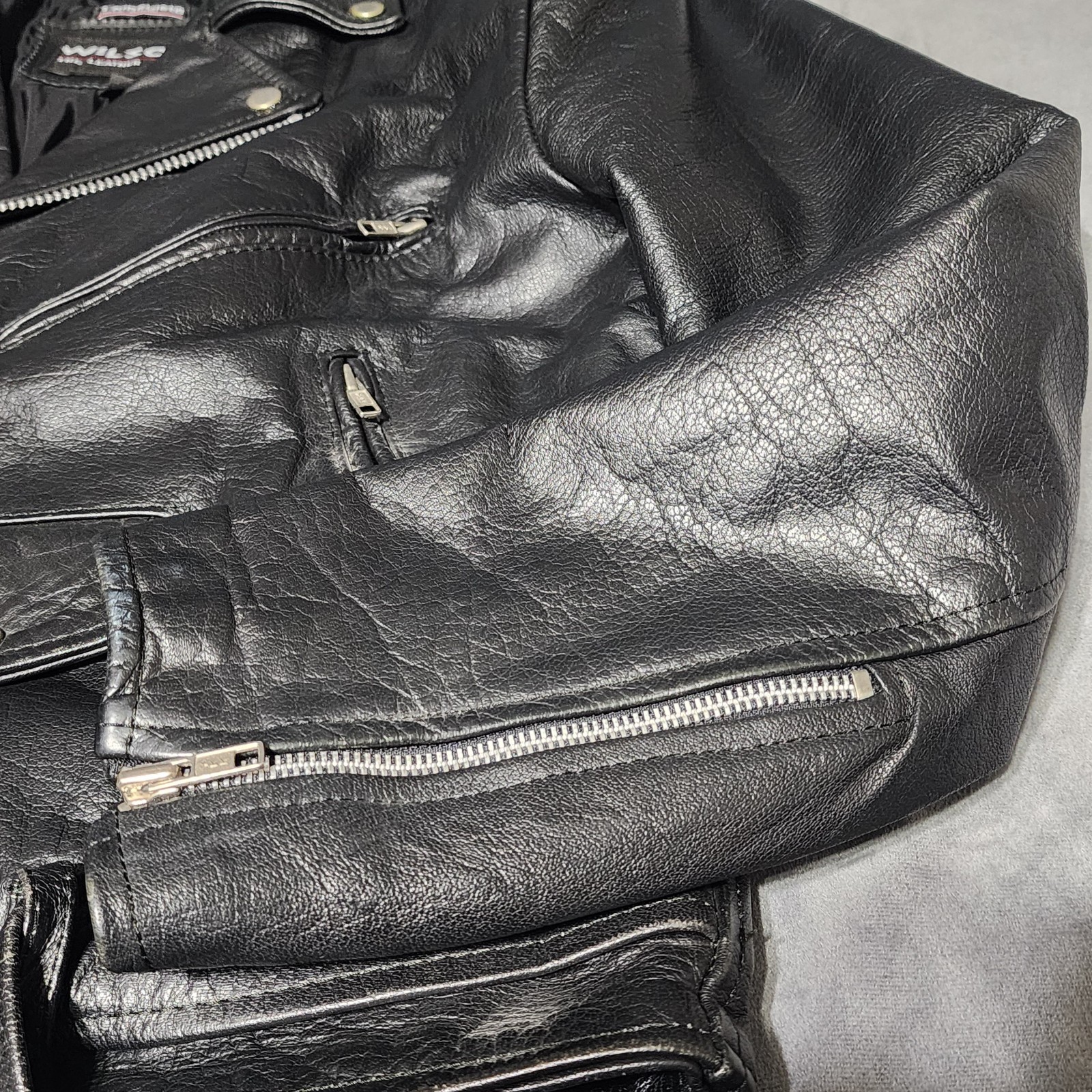 Vtg WILSONS Leather Jacket Motorcycle Biker Punk Metal Rock Moto 90s Size Large
