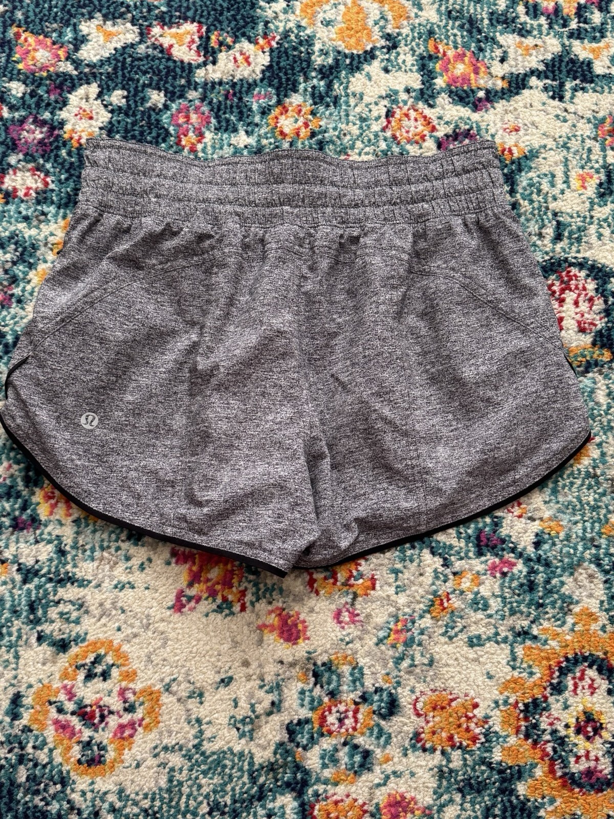 LULULEMON Choose A Side Shorts 3” Reversible Heather Gray Black Size 4 Active