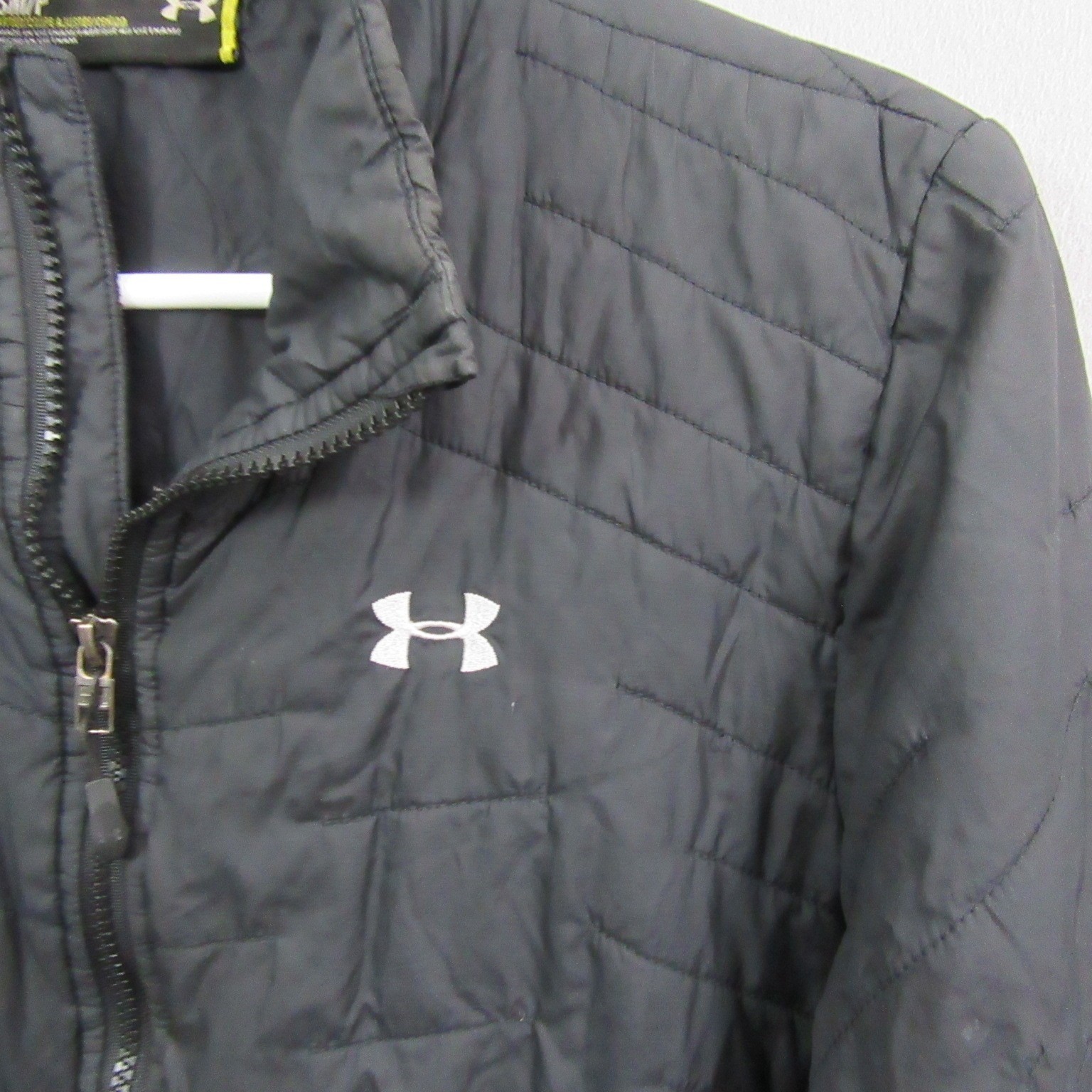 Under Armour Mens Puffer Jacket S Black Fitted Full Zip Quilted Pocket