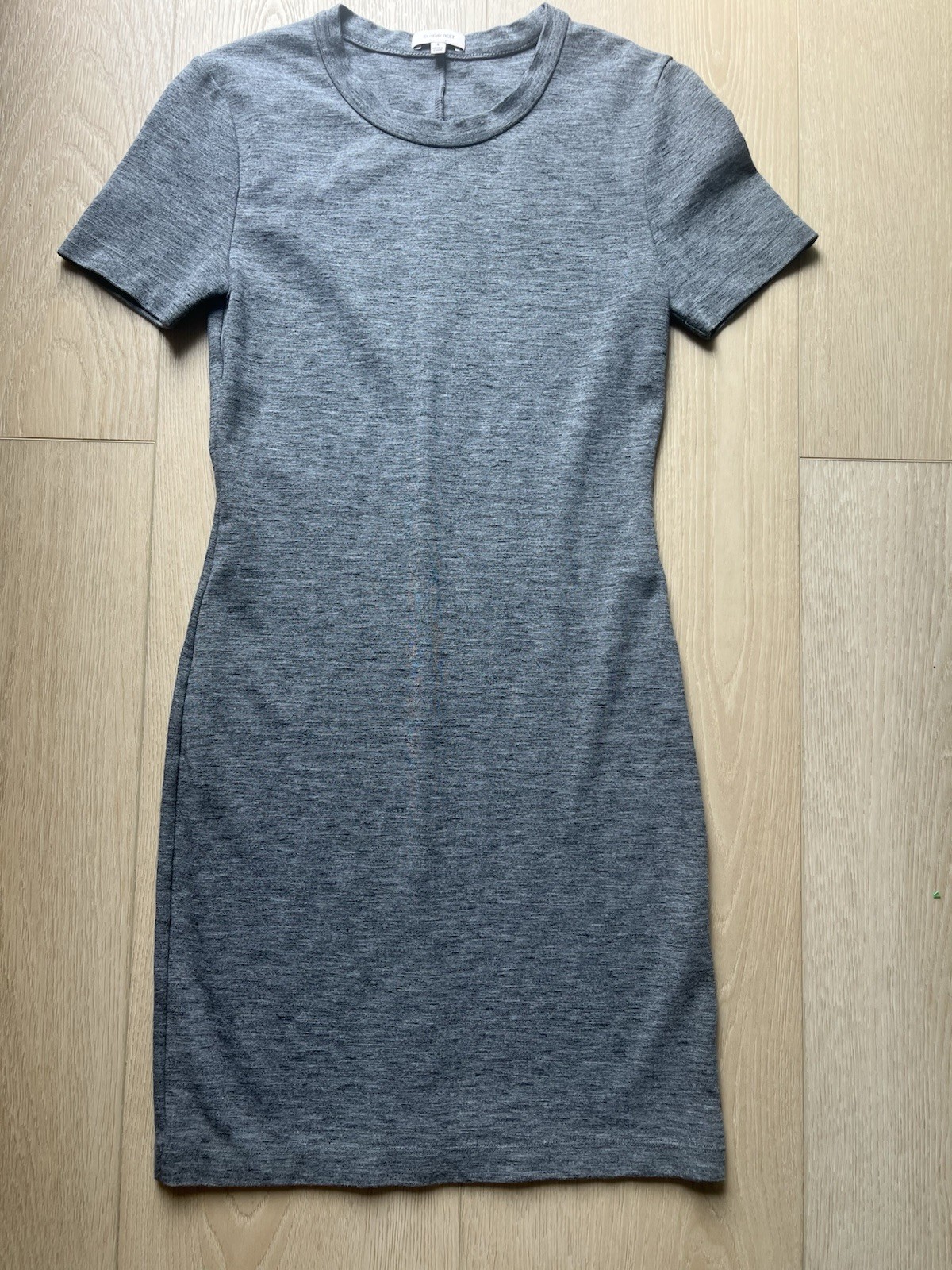 Sundays Best Dress Size 4 Gray Bodycon Short Sleeve Mini Soft