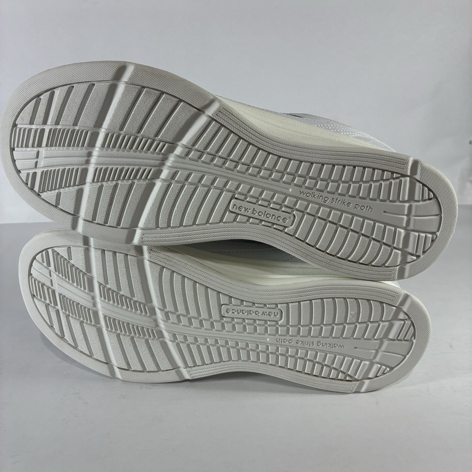 New Balance 577 SL2 Men’s Walking Sneakers Size 11.5 Hook Loop White