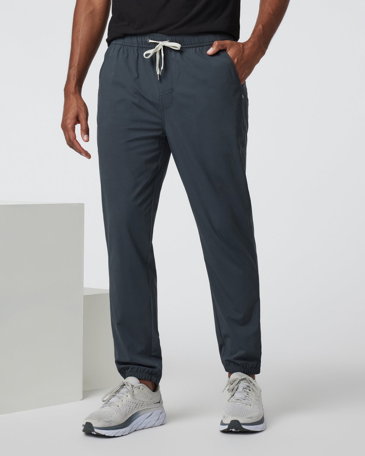 Vuori Performance Jogger L Grey Mens Sweatpants Drawstring Pockets Elastic Cuff