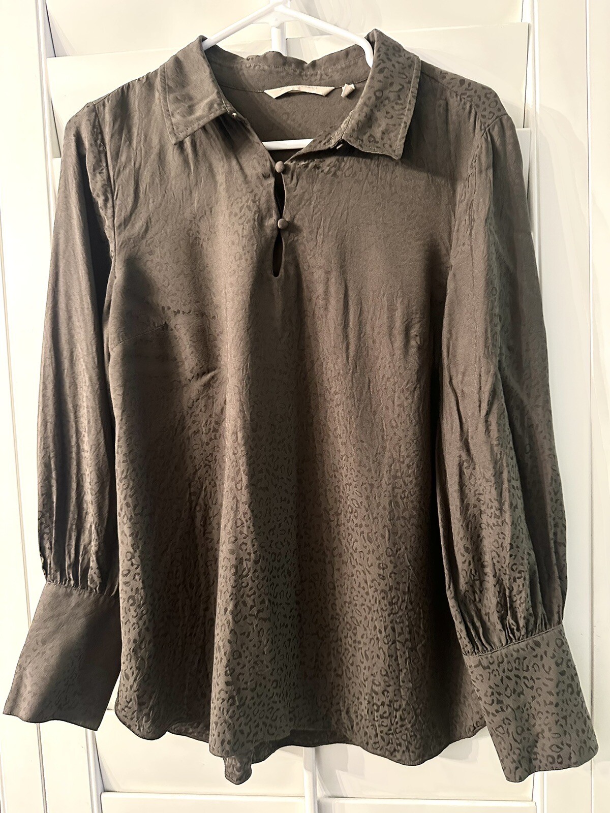 Soft Surroundings Olive Green Coastline leopard jacquard Blouse Viscose *Size M