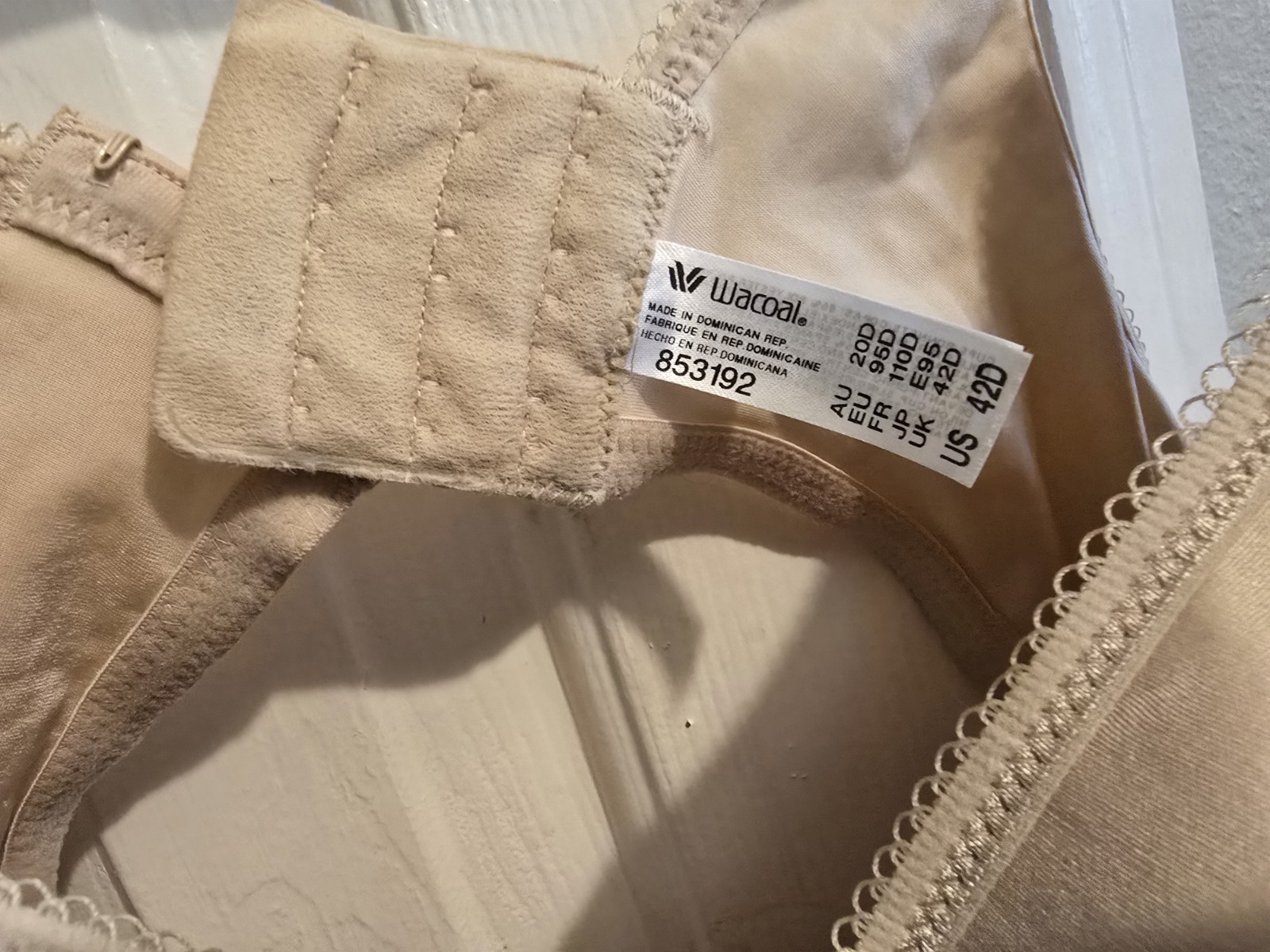Wacoal Basic Beauty Full Coverage Underwired Bra 42D Beige Hook & Eye