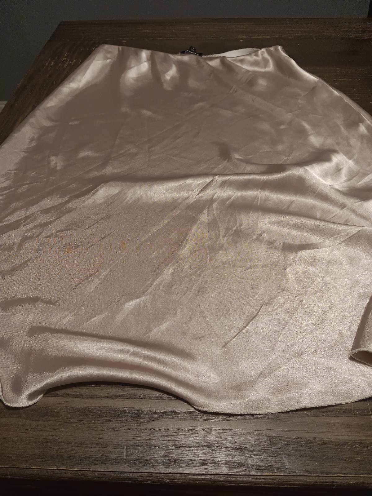 Express Satin Half Slip Beige Size L Regular Waist to Hem 30 in MPN 6701 skirt