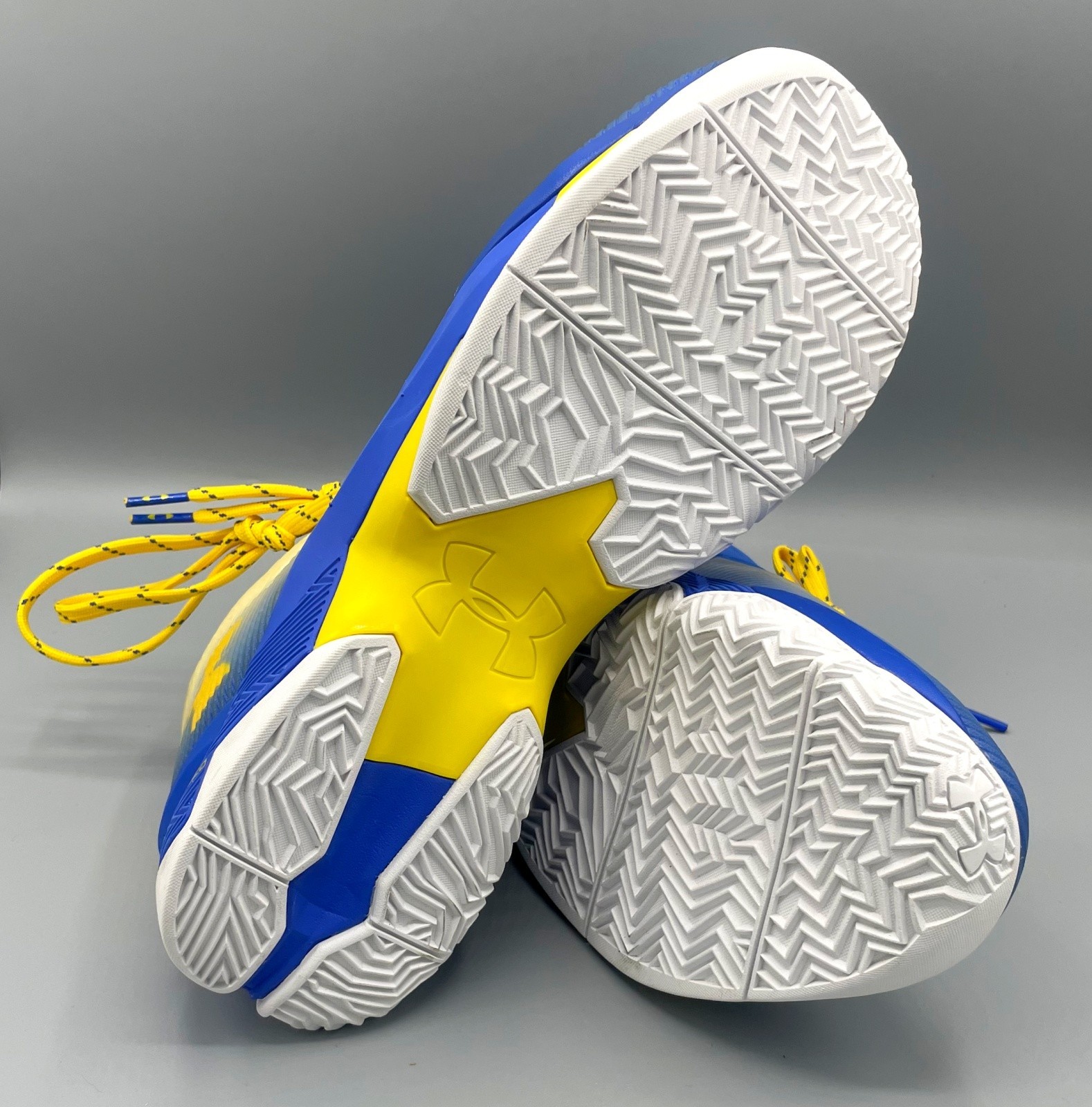 NEW Under Armour Curry 2.5 73-9 Size 10, 1274425-103 Blue/ White/Yellow Shoes