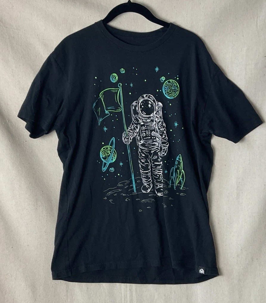 Into The AM Universal Love Astronaut T-Shirt Size Large Outer Space Hand Drawn