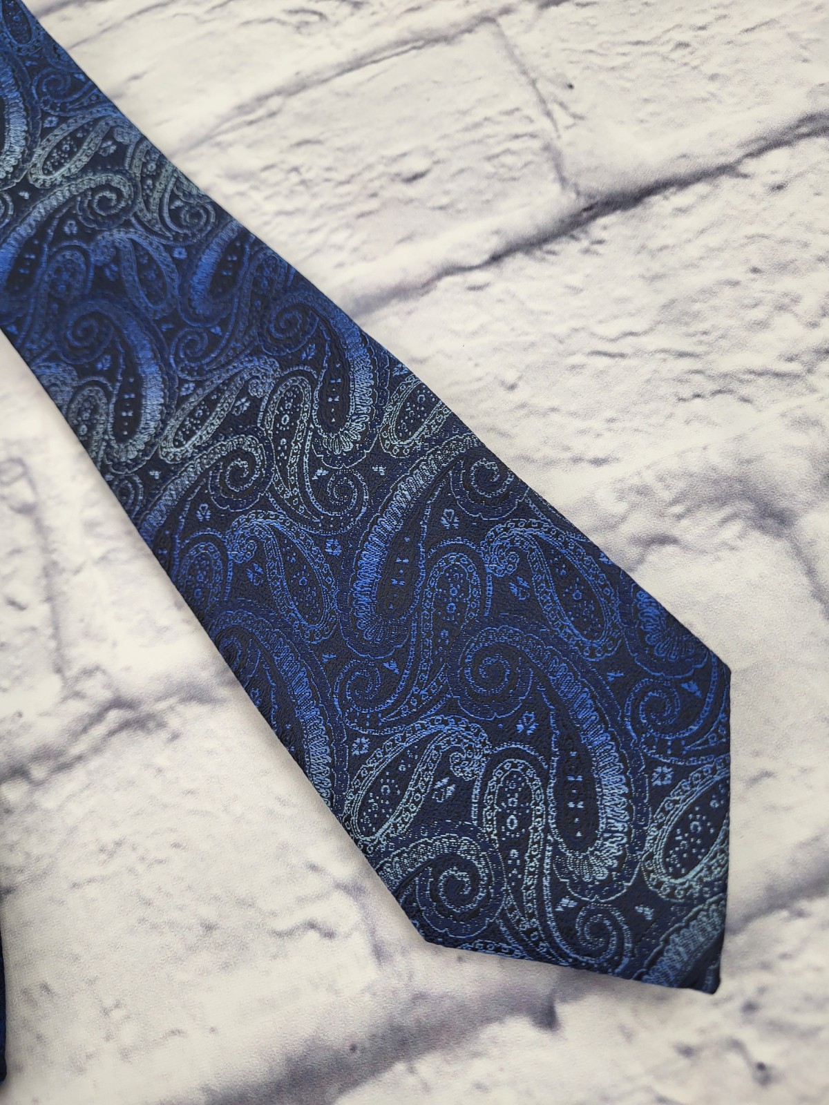 Zenio Polyester Tie Blue Black Gray Paisley Men Necktie Skinny 56 x 2.75