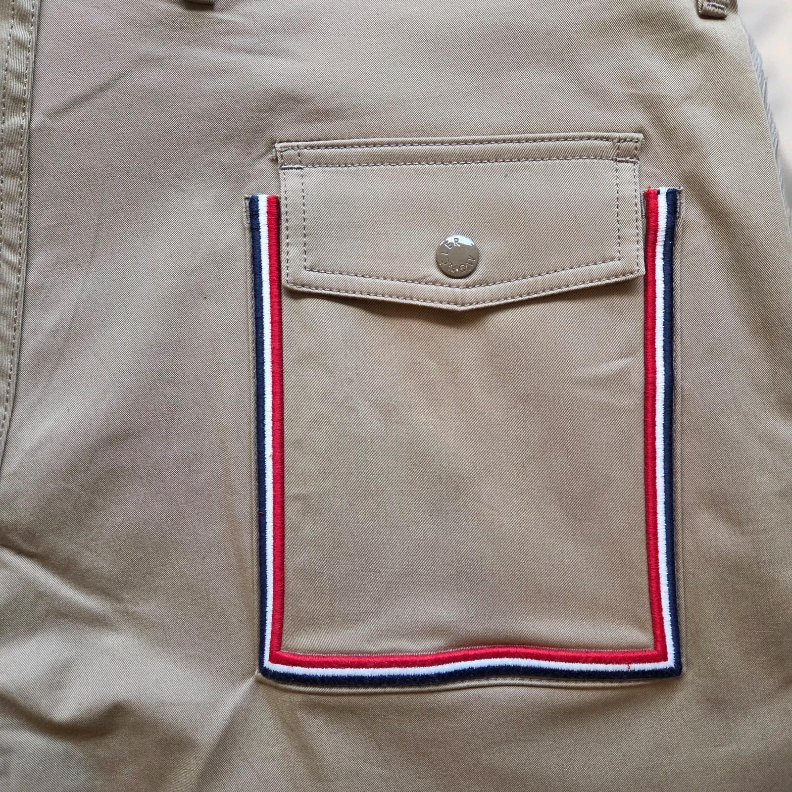 Moncler Men’s Beige Bermuda Shorts Solid Cotton Twill Flat Front sz 52 / 36us