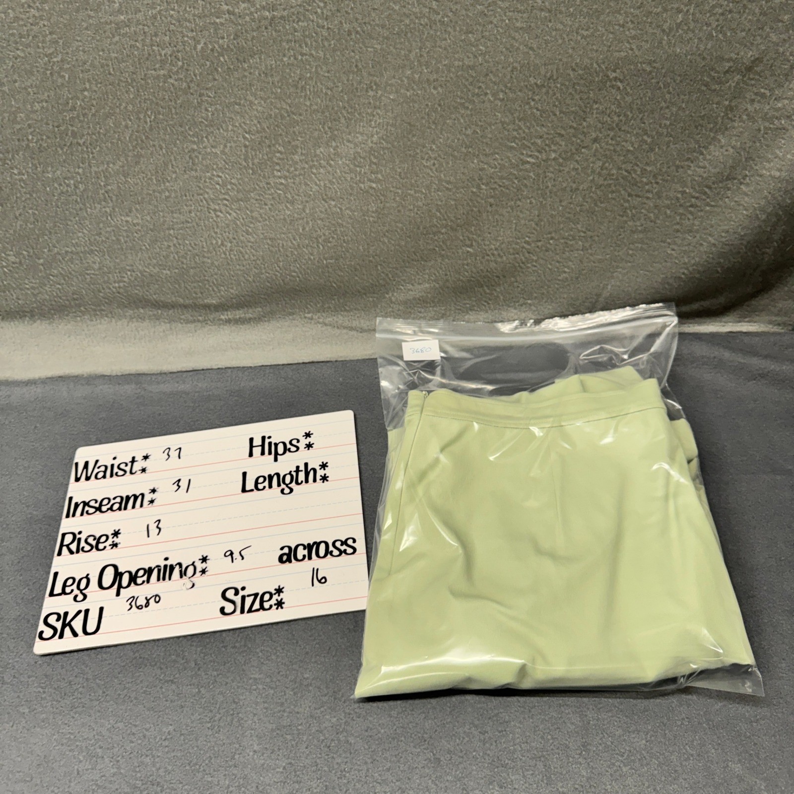 St John Sport Pants Womens 16 (37×31 ACTUAL) Straight Leg Pale Green Trousers