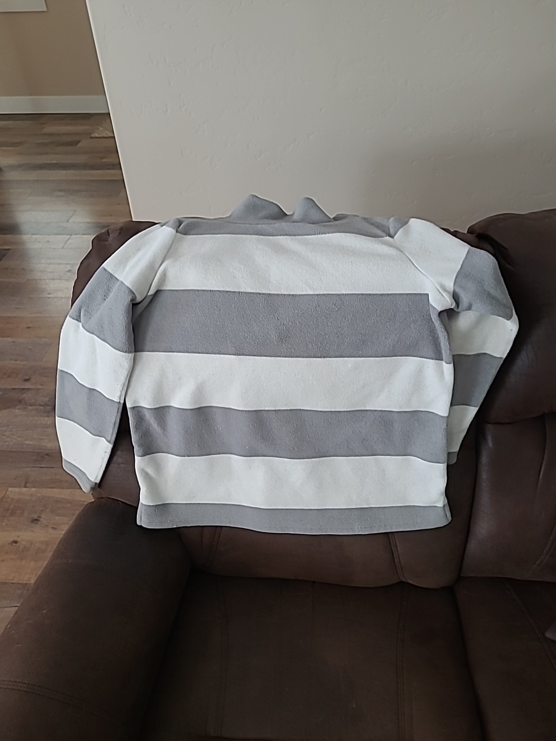 Talbots 1x Fleece Pullover Grey And White Sripes
