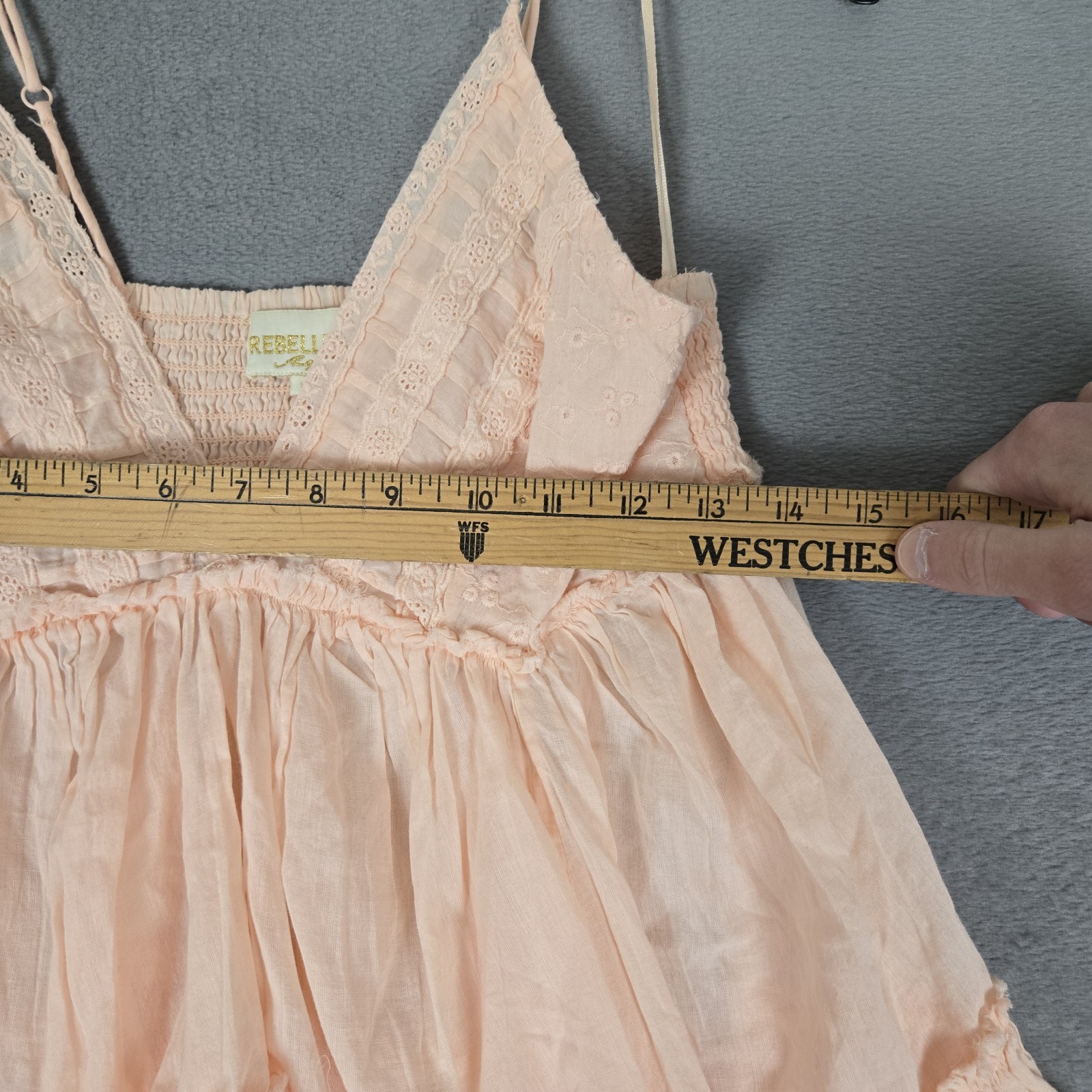 Rebellion Again Blouse Womens Medium Peach Ruffle Camisole Lace V-Neck *READ