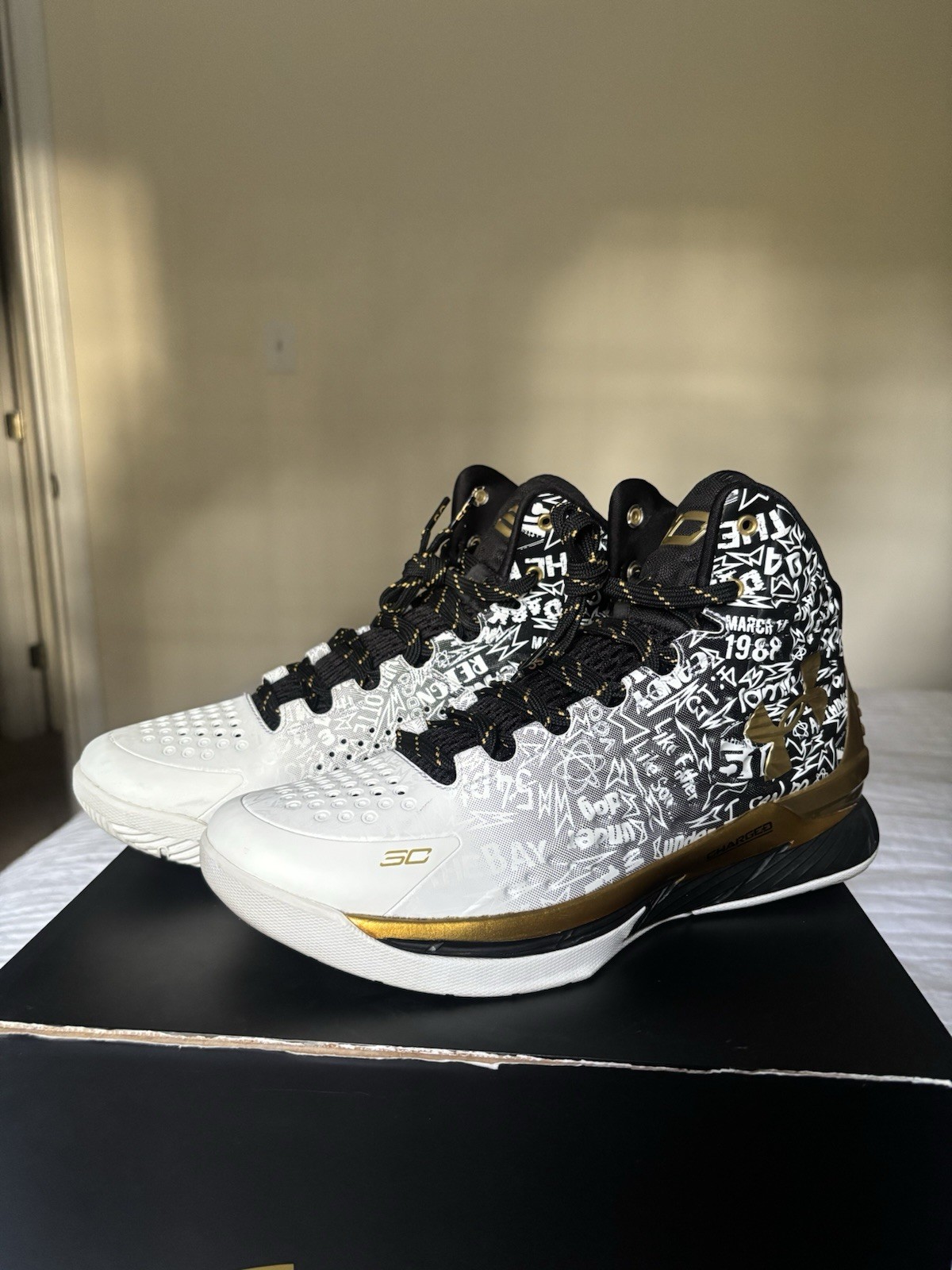 UA Curry B2B MVP Pack — Size 9 (Rare, Worn Twice, Box Included) Worn twice.