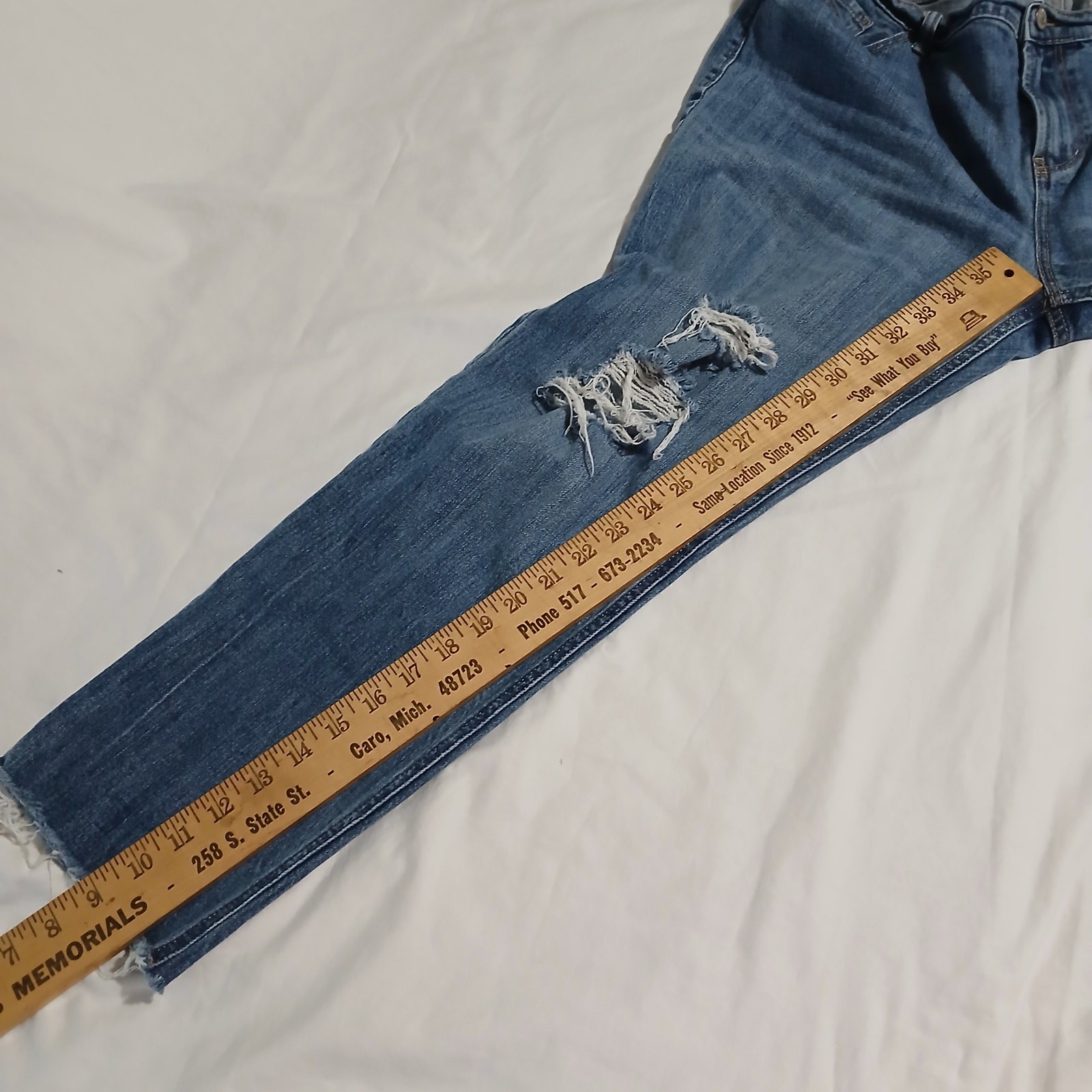 OLD NAVY Boyfriend Jeans 16 Medium Wash Distressed raw Hem 99% Cotton 1% Spandex